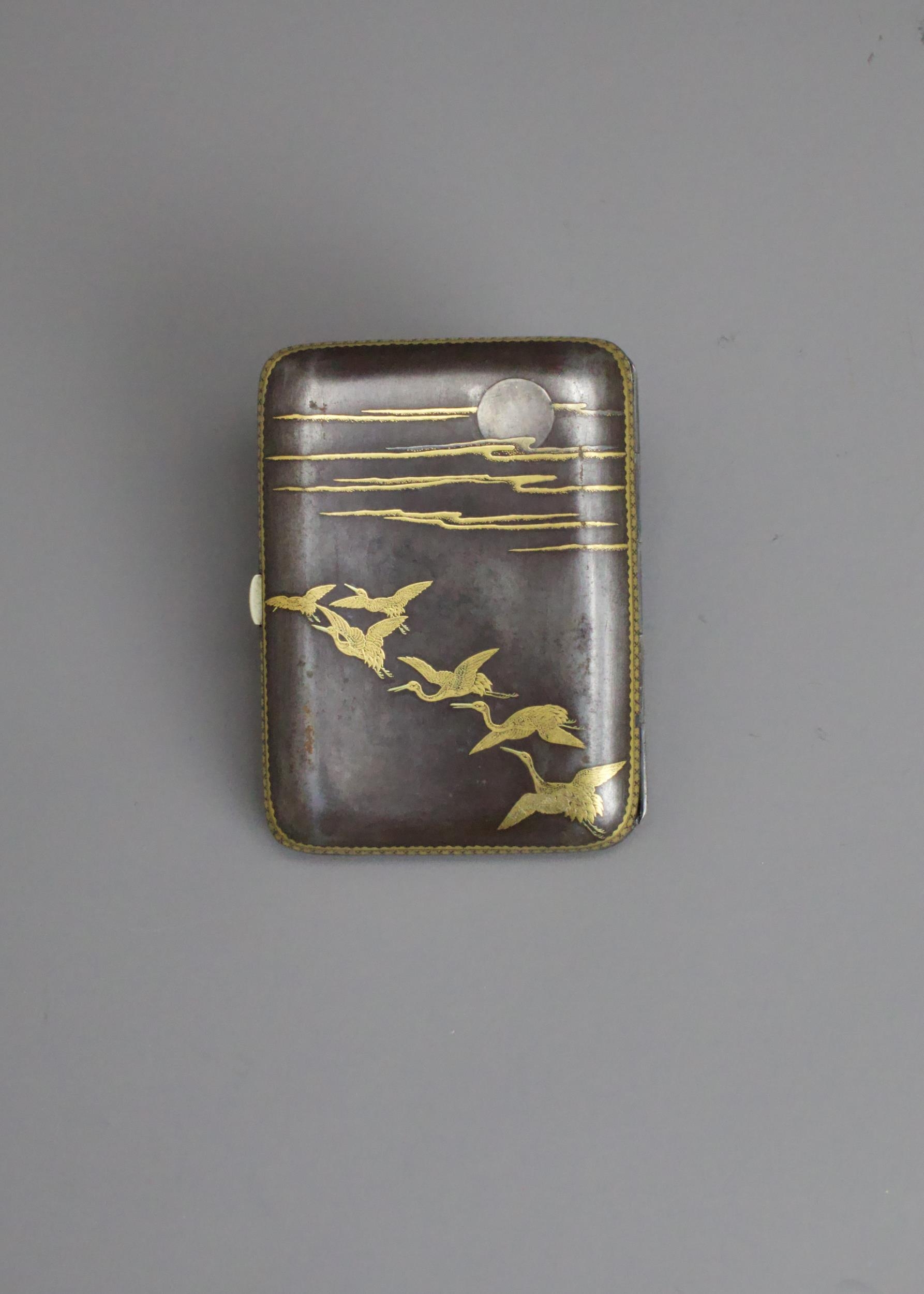 A Japanese Komai cigarette case, Meiji period - - W7cm L9cm H1.5cm - - inlaid in gilding and some - Image 2 of 4