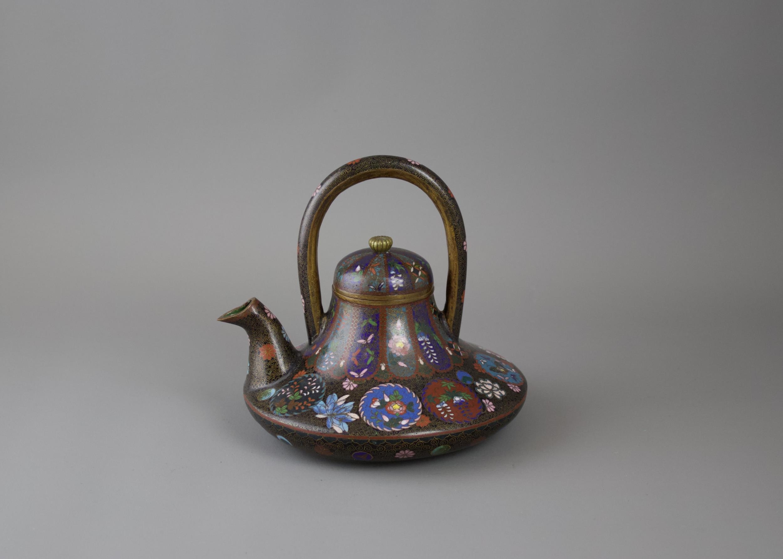 A Japanese cloisonne sake kettle and cover, Meiji period - - L16cm W15cm H15cm - - with overhead - Image 2 of 8