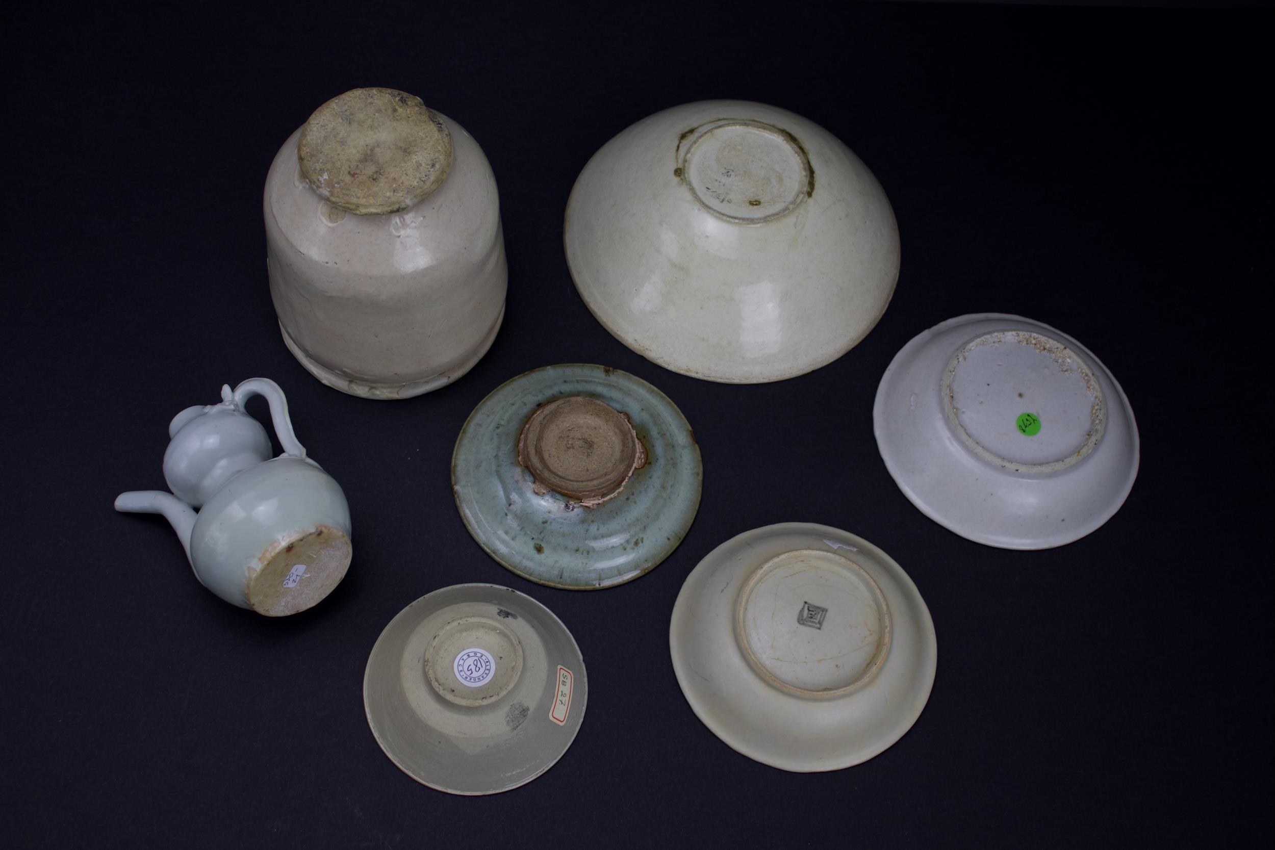 A small collection of various ware, Song dynasty, and later, a Qingbai type ewer, five bowls, a - Image 5 of 7