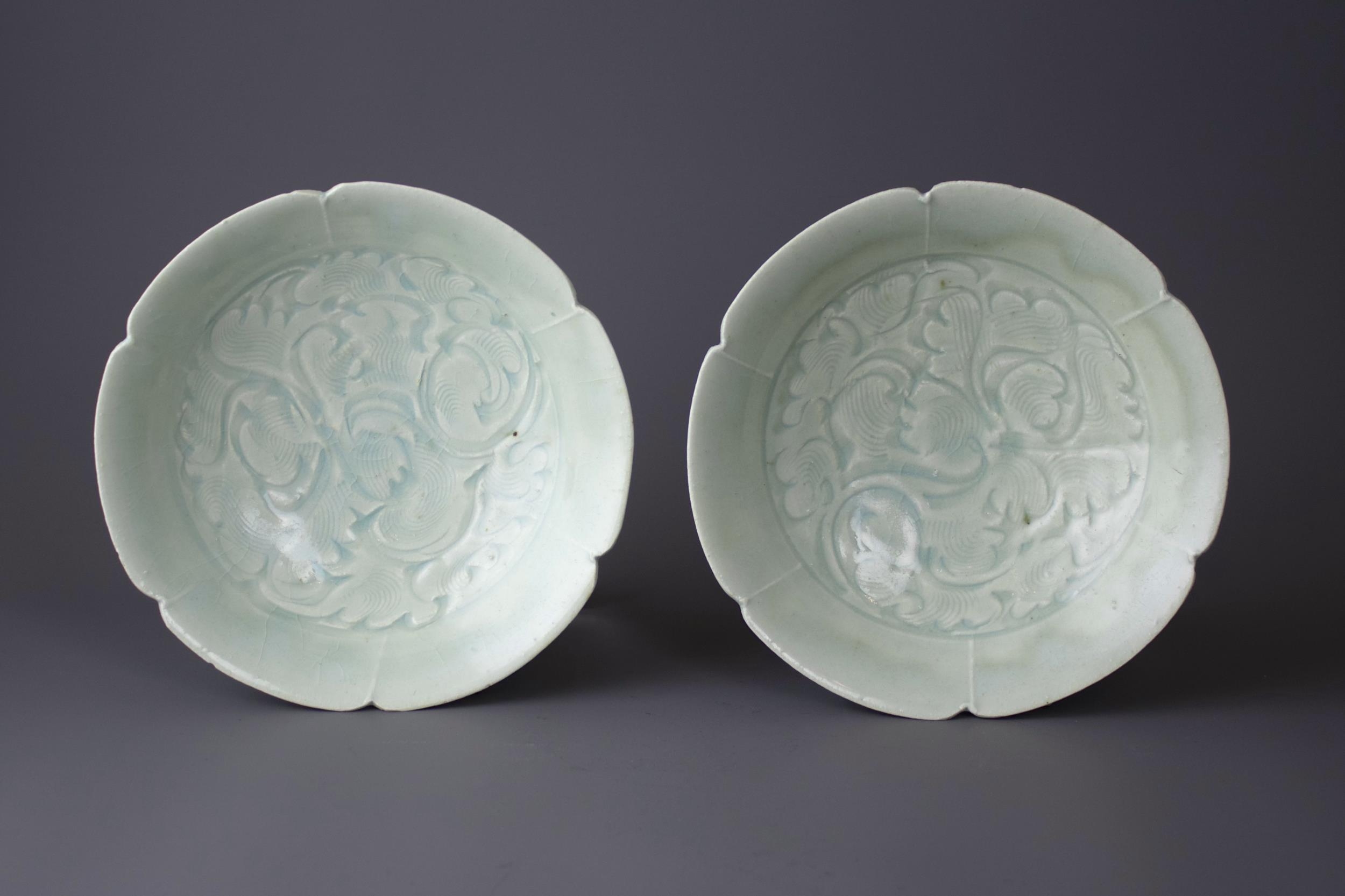 A good pair of Qingbai petal rimmed dishes, Southern Song Dynasty - - D16cm D4cm each - - the centre