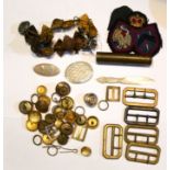 A COLLECTION OF WW1 BRITISH ARMY BRASS BUTTONS AND BELT BUCKLES To include the parachute Regiment