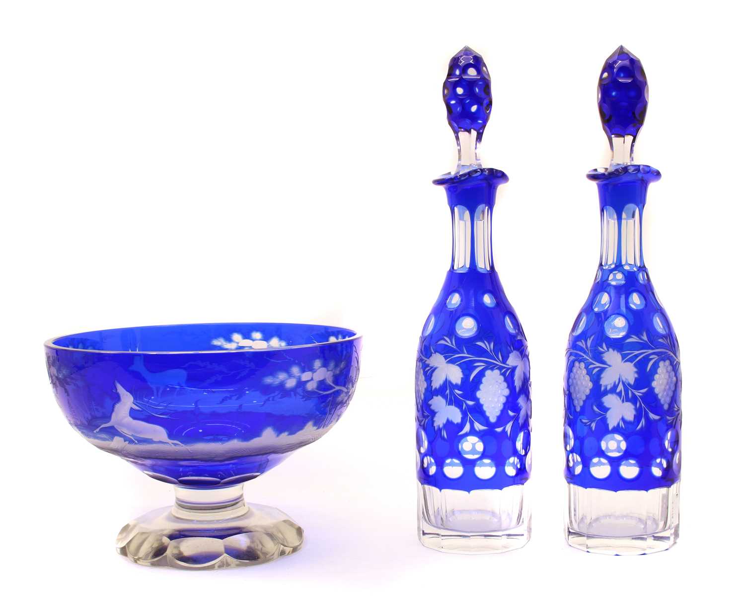 A pair of Bohemian glass overlay decanters, - Bild 2 aus 3