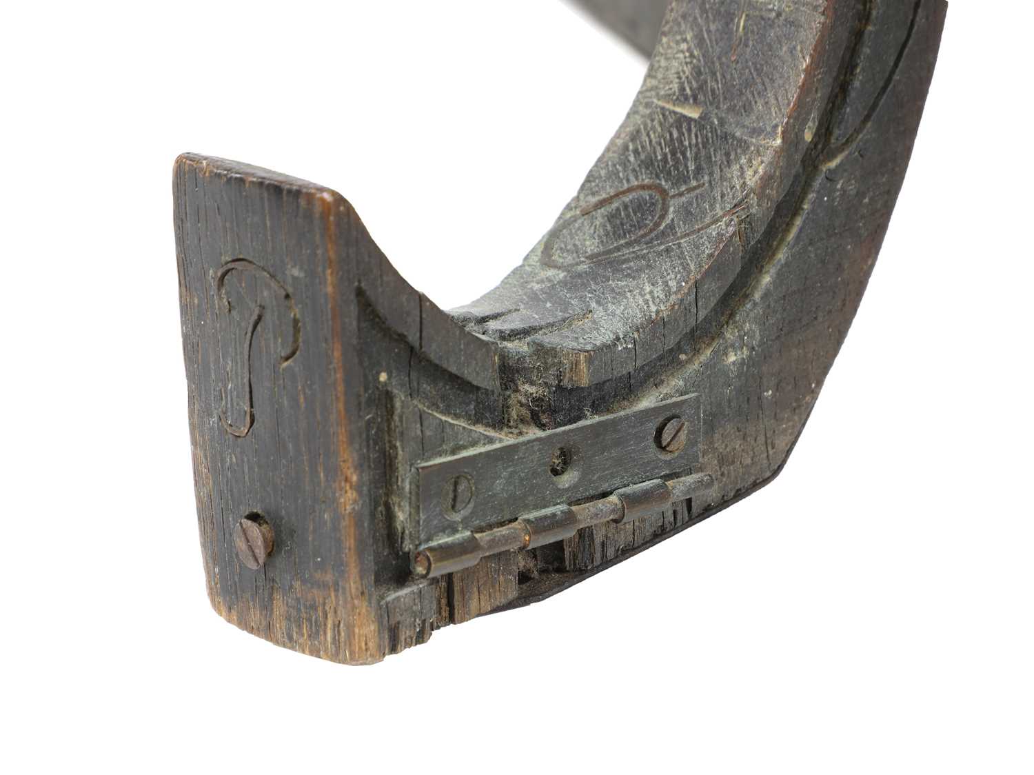 A carved and inlaid talismanic stool, - Bild 5 aus 6