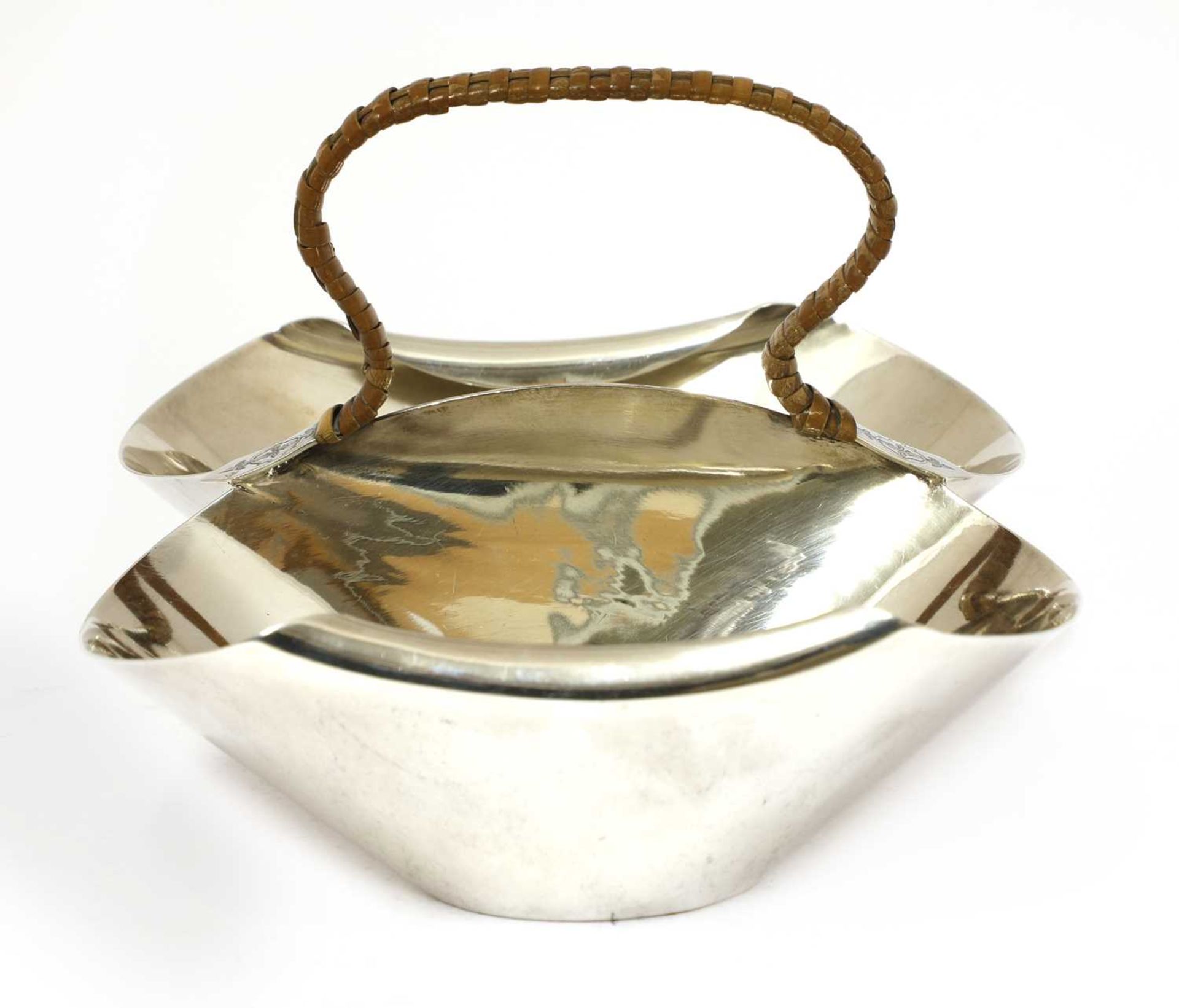 A silver double basket or bonbon dish, - Bild 5 aus 8