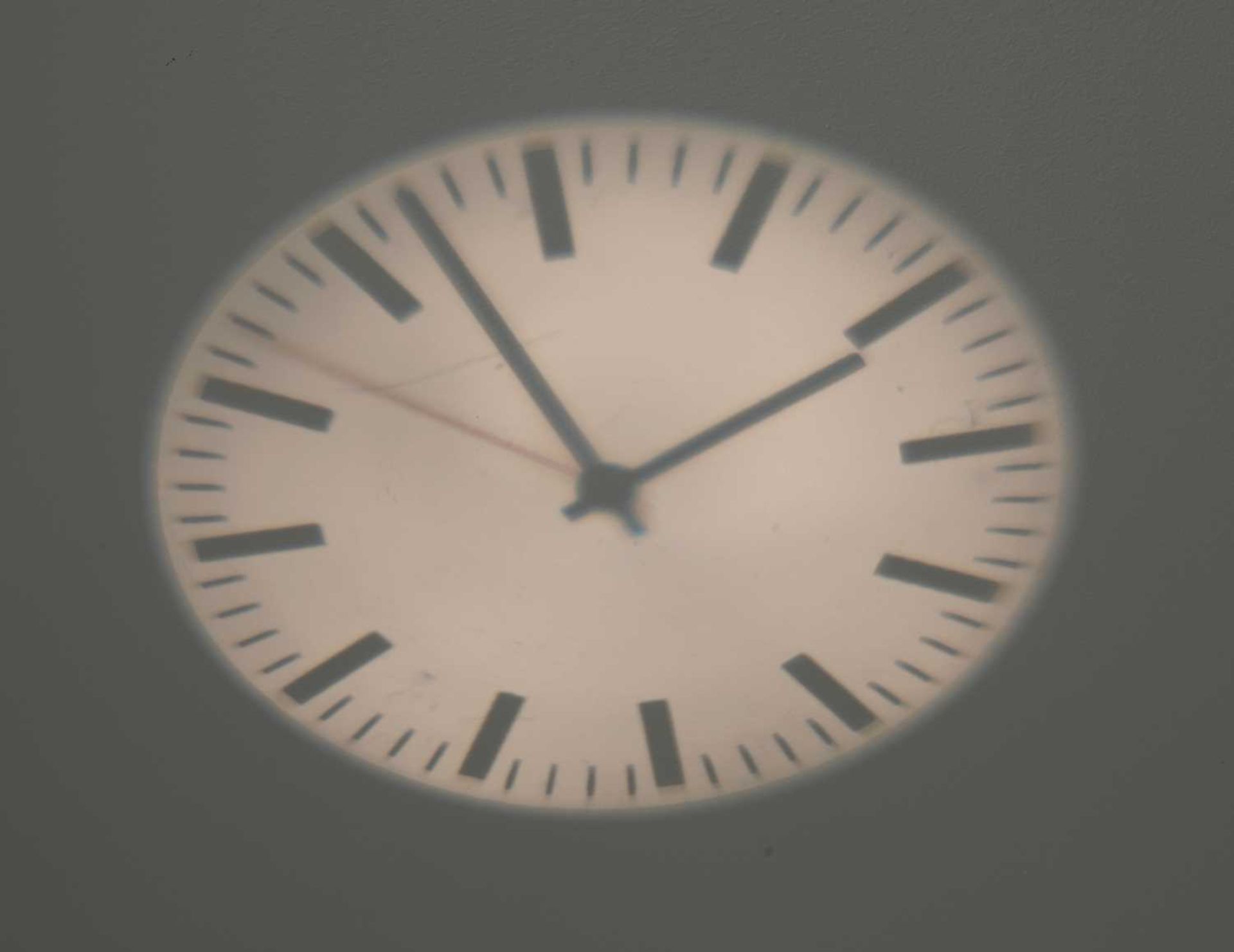 A 'Timebeam Classic' analogue dial shadow clock, - Image 2 of 5