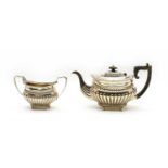 A Late Victorian silver teapot & sugar bowl (2)