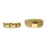 A 14ct gold chain link ring,