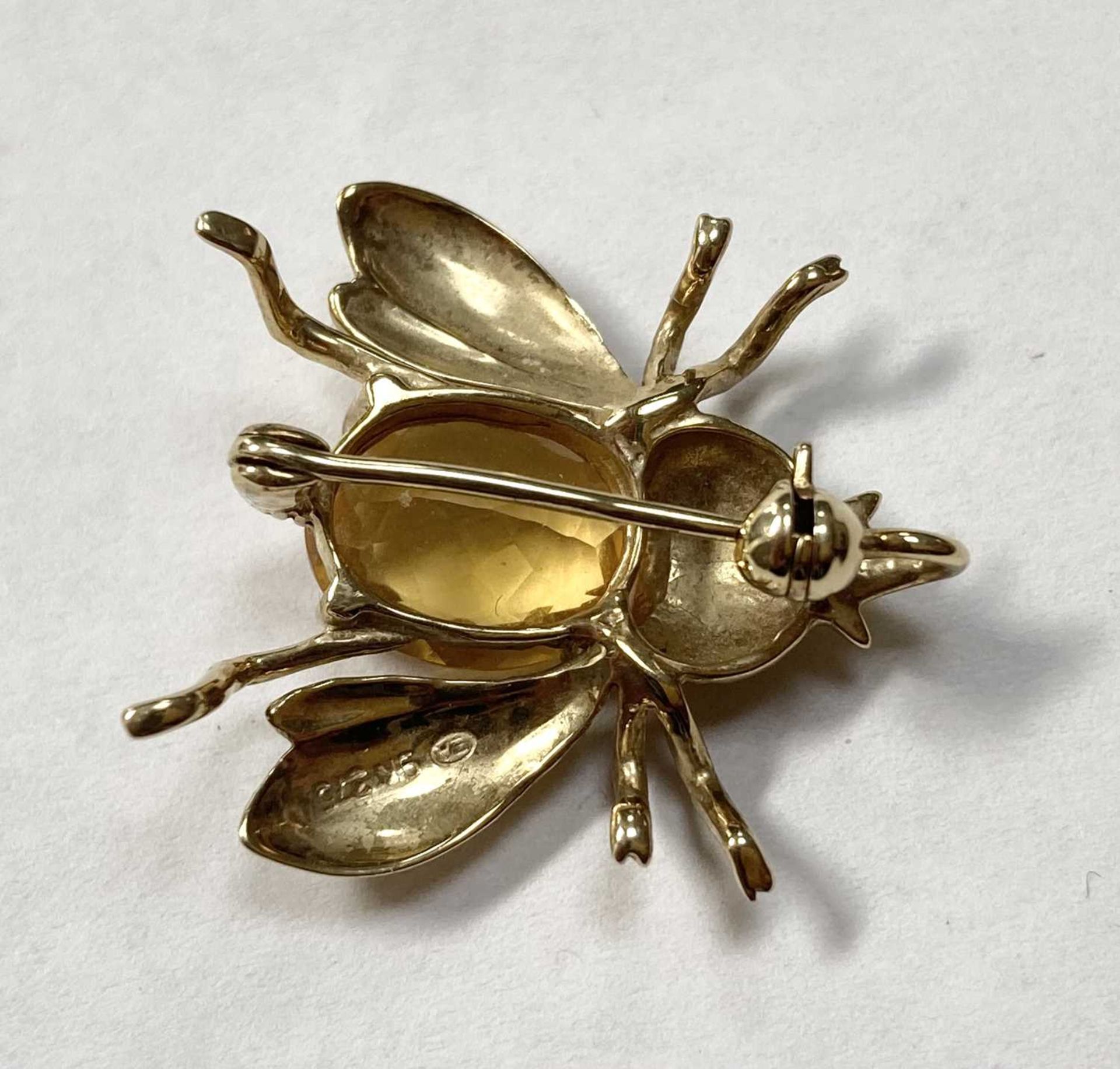 A 9ct gold bee brooch/pendant, - Image 2 of 2