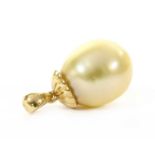 A gold cultured South Sea pearl pendant,