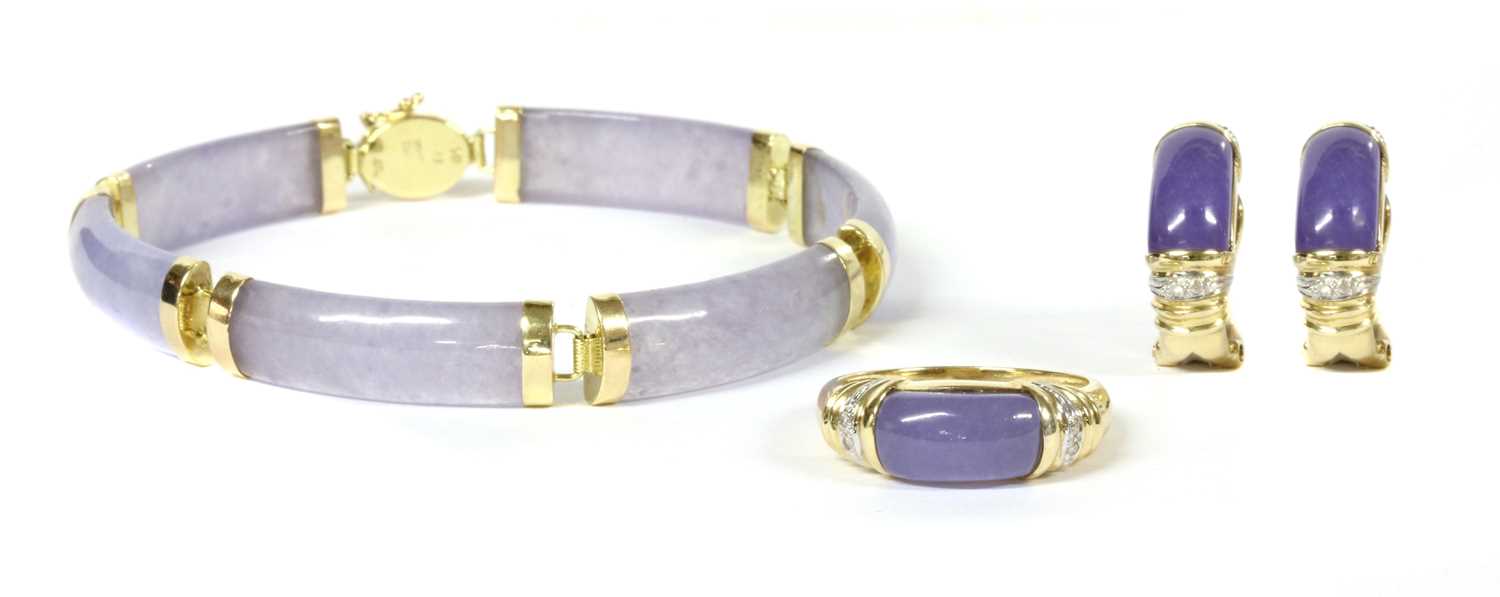 A 14ct gold lavender jade and diamond ring,