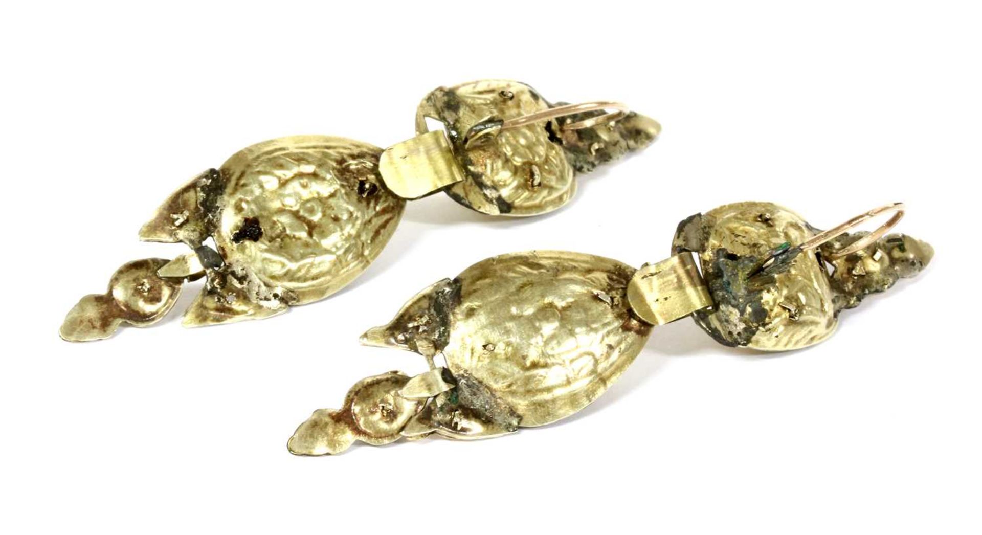 A pair of 19th century Spanish Catalan emerald drop earrings, - Image 2 of 2