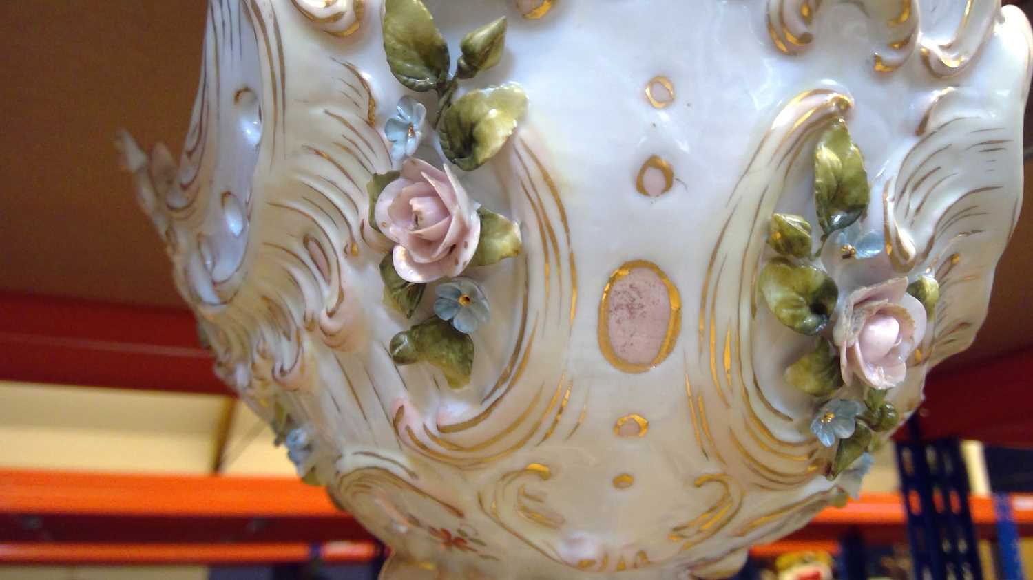 A Sitzendorf Continental porcelain comport, - Image 8 of 15