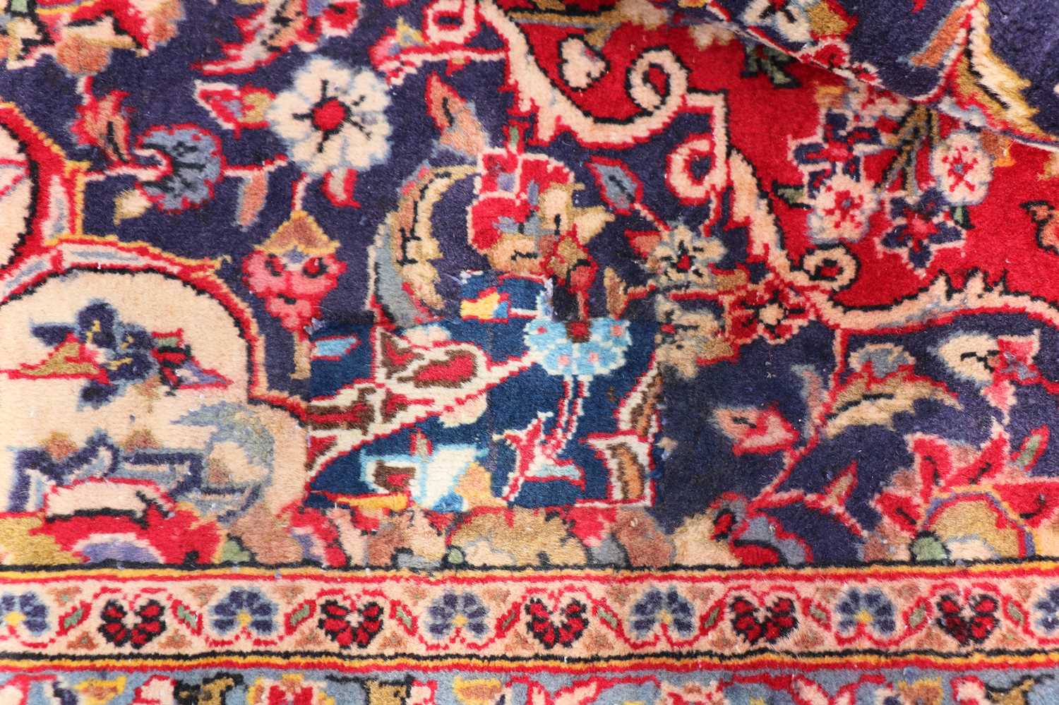 A Persian Kashan carpet, - Bild 3 aus 3