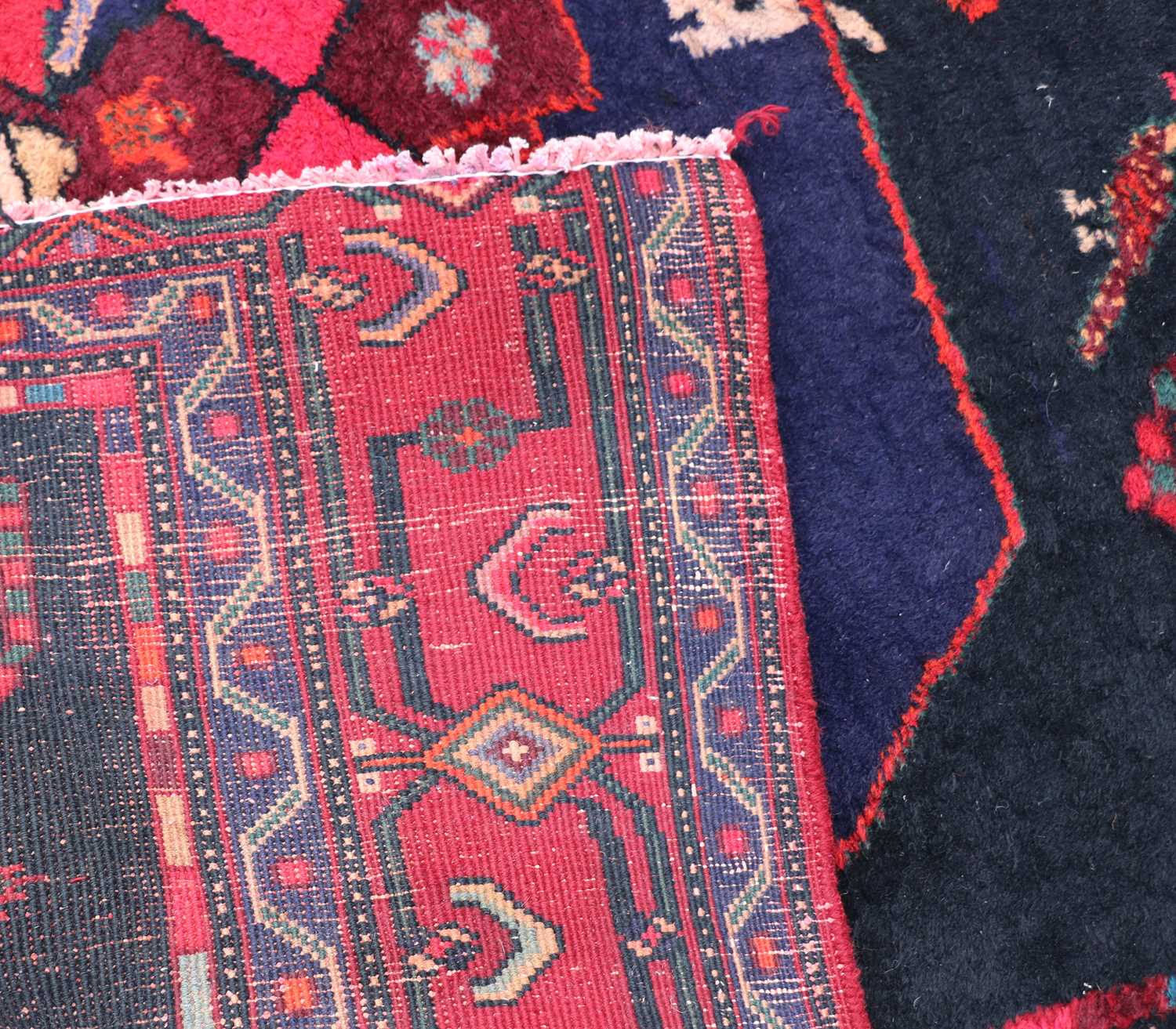 A modern machine-made Turkish carpet of Persian Tabriz design - Bild 2 aus 2