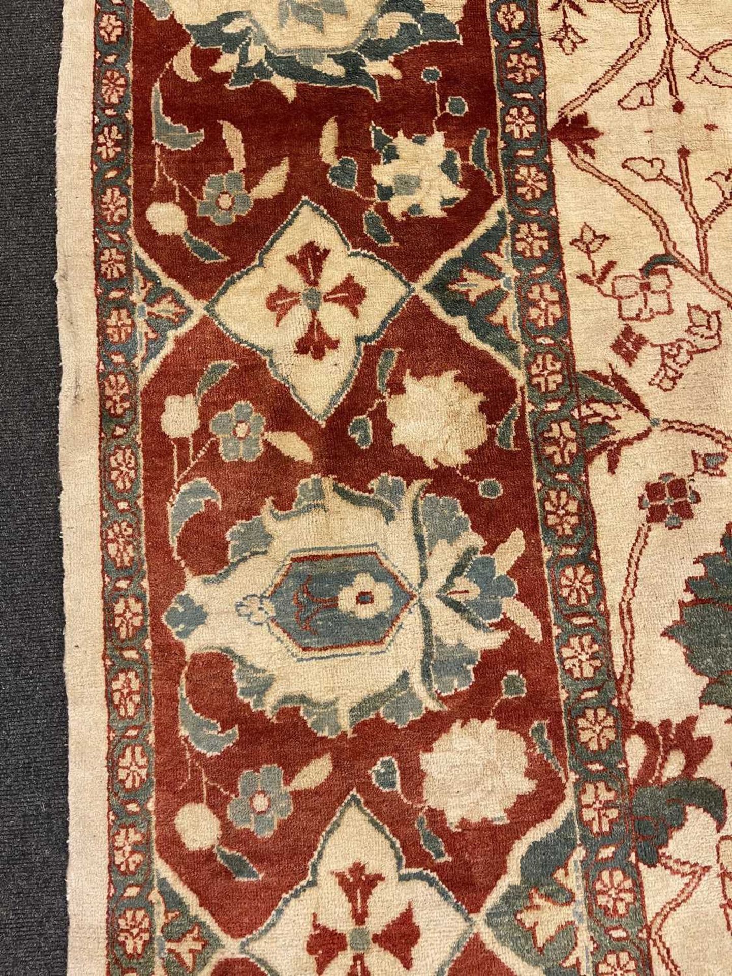 A large Persian Ziegler Sultanabad carpet, - Bild 4 aus 34