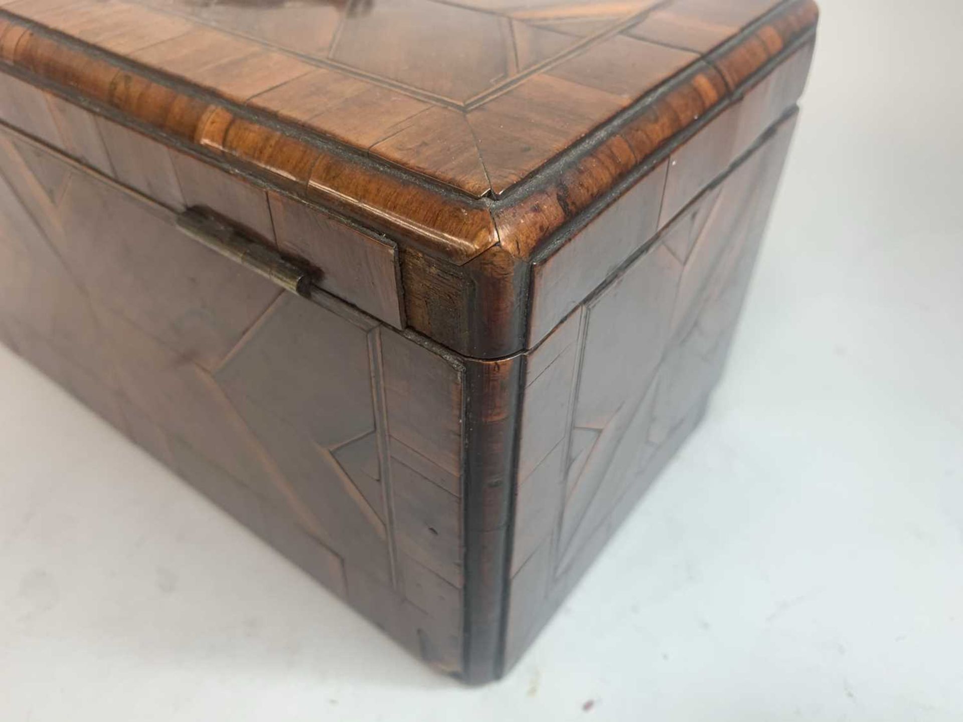 A laburnum tea caddy, - Bild 17 aus 18