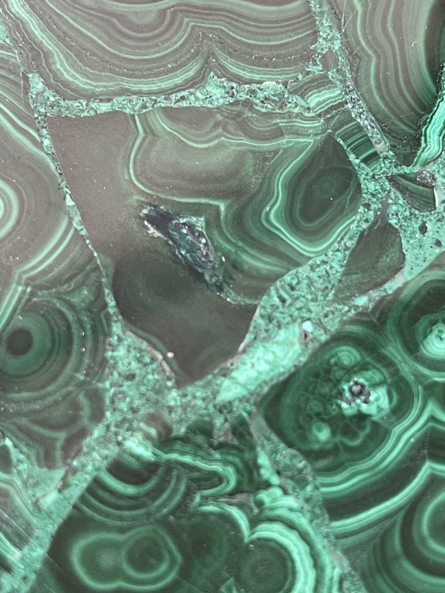 A near pair of malachite tabletops, - Image 9 of 55