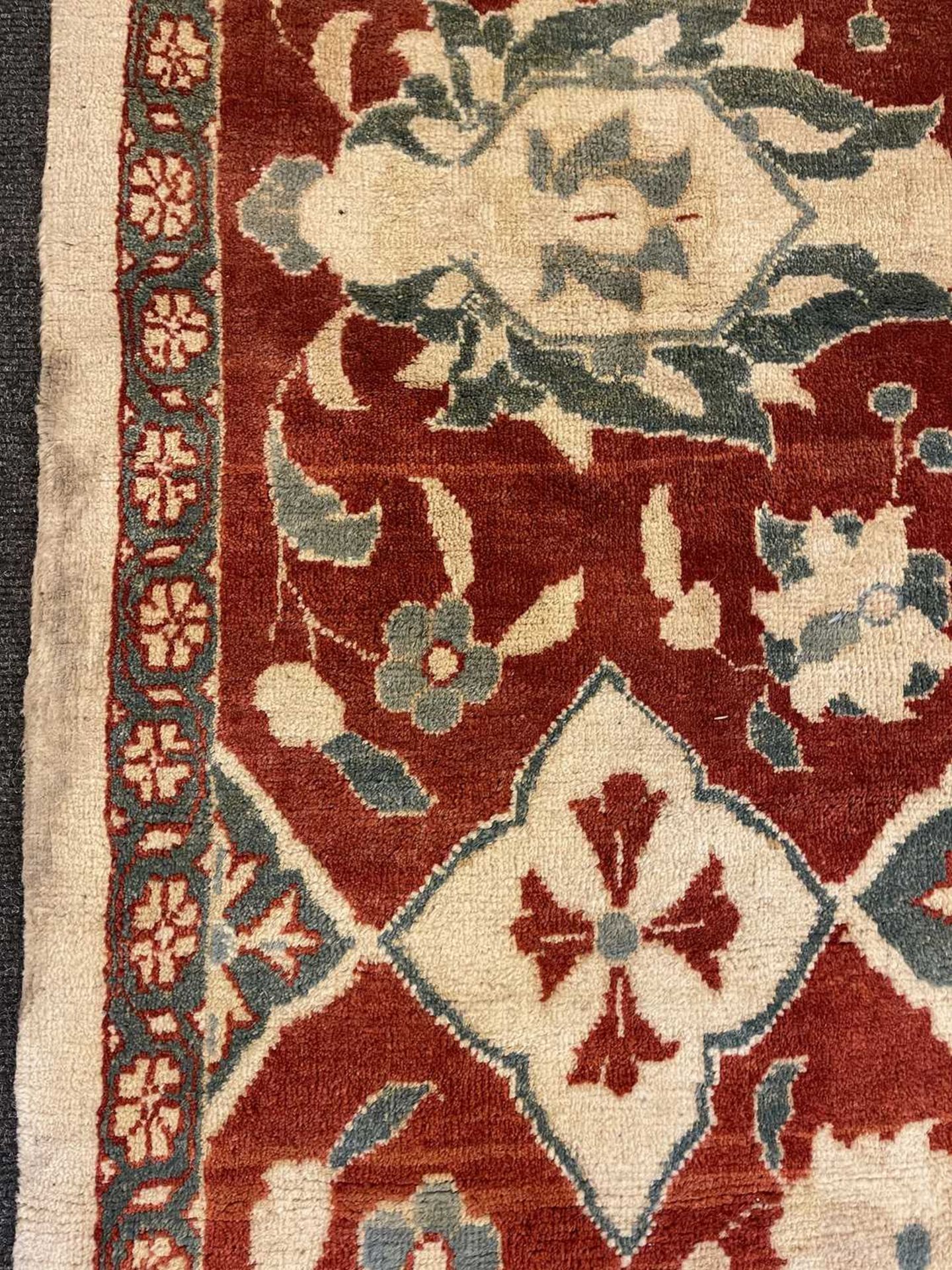 A large Persian Ziegler Sultanabad carpet, - Bild 16 aus 34