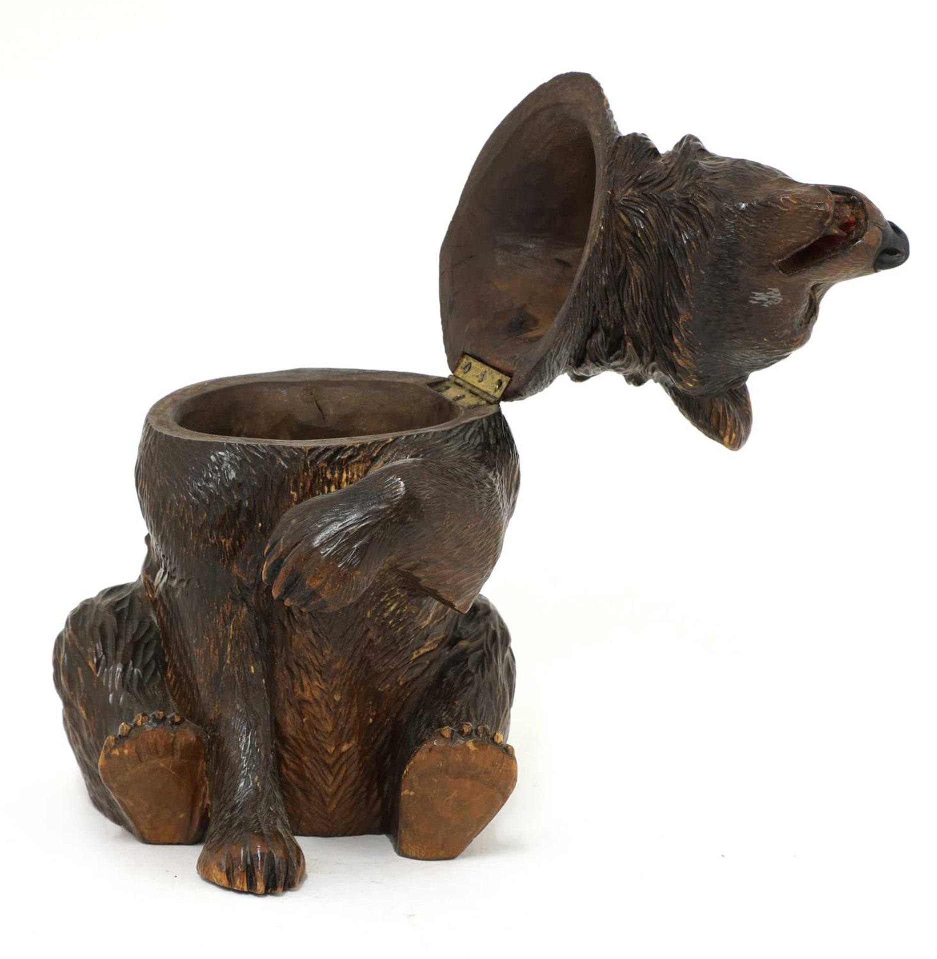 A Black Forest carved wooden bear tobacco jar, - Bild 4 aus 4