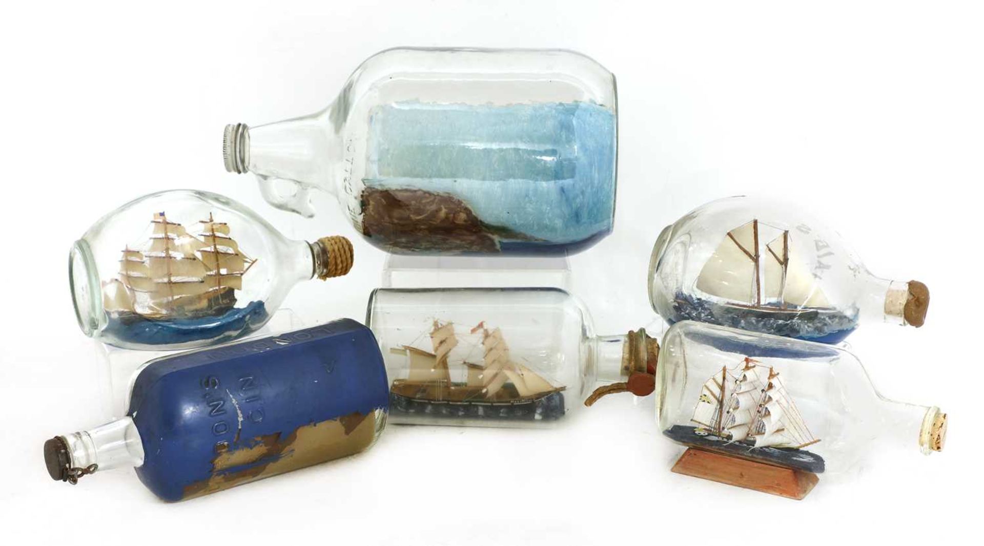 A collection of six sailorwork ships in bottles, - Bild 2 aus 3