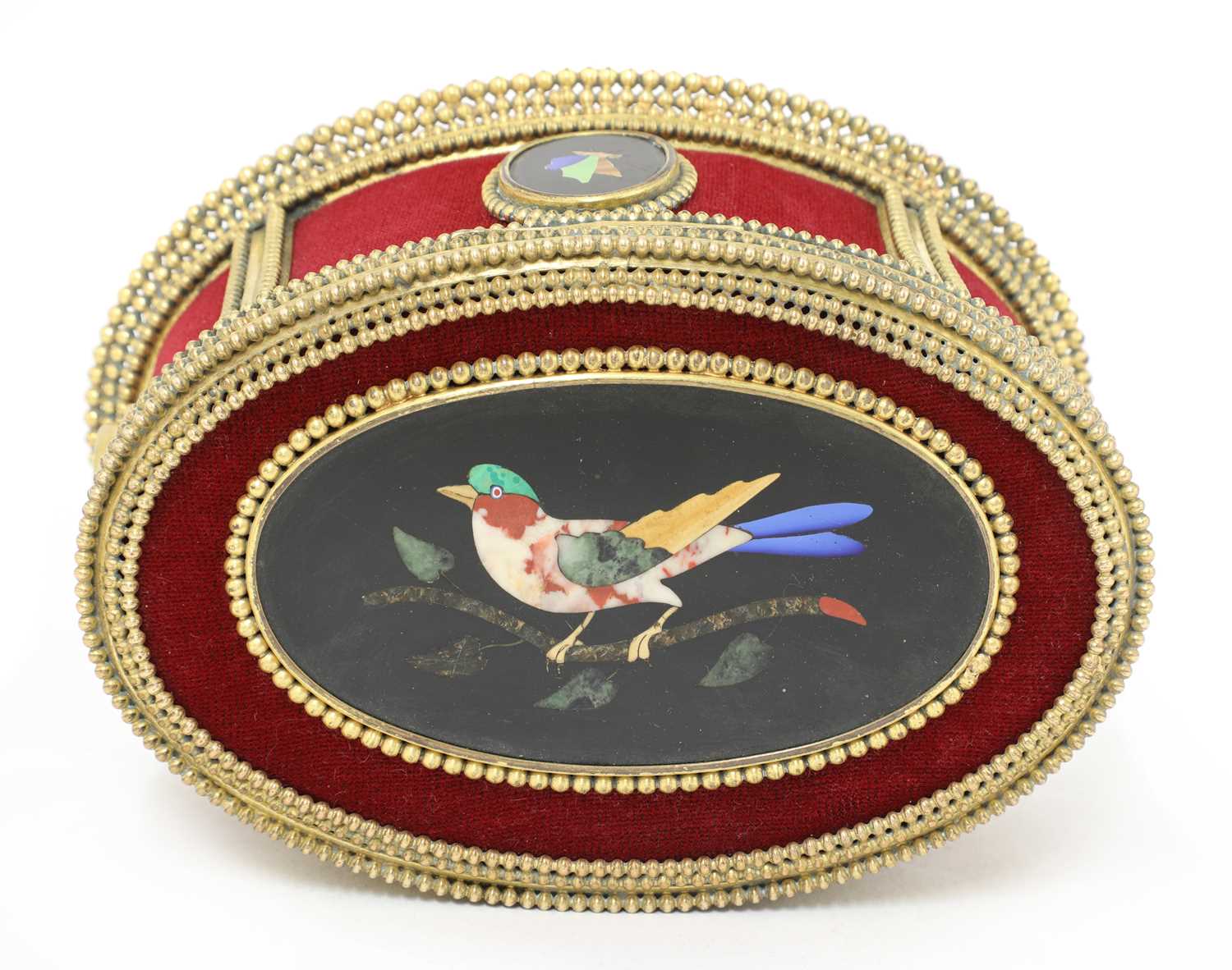 An oval gilt-metal and pietra dura inset casket, by Tahan, Paris, - Bild 3 aus 5