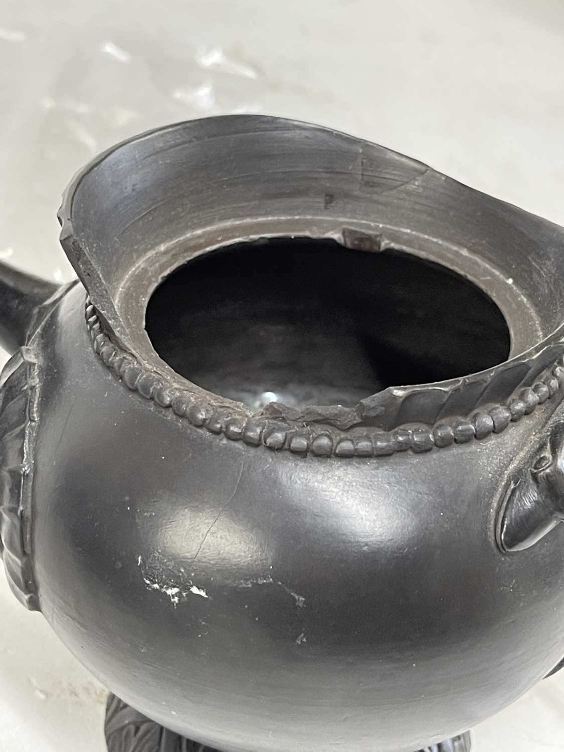 A Regency black basalt teapot, - Bild 8 aus 9