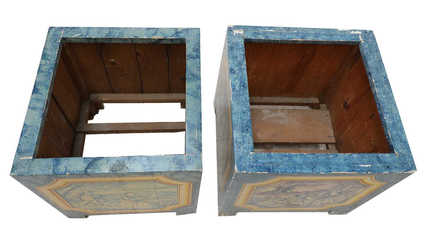 A pair of painted wooden Versailles planters, - Bild 5 aus 5