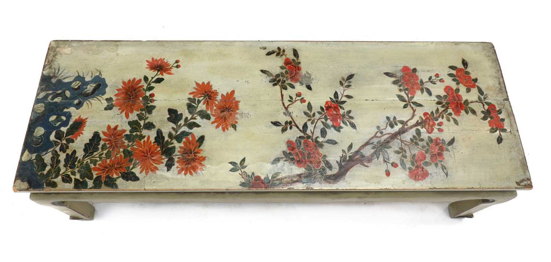 A lacquered and painted Chinese-style low table - Bild 2 aus 6