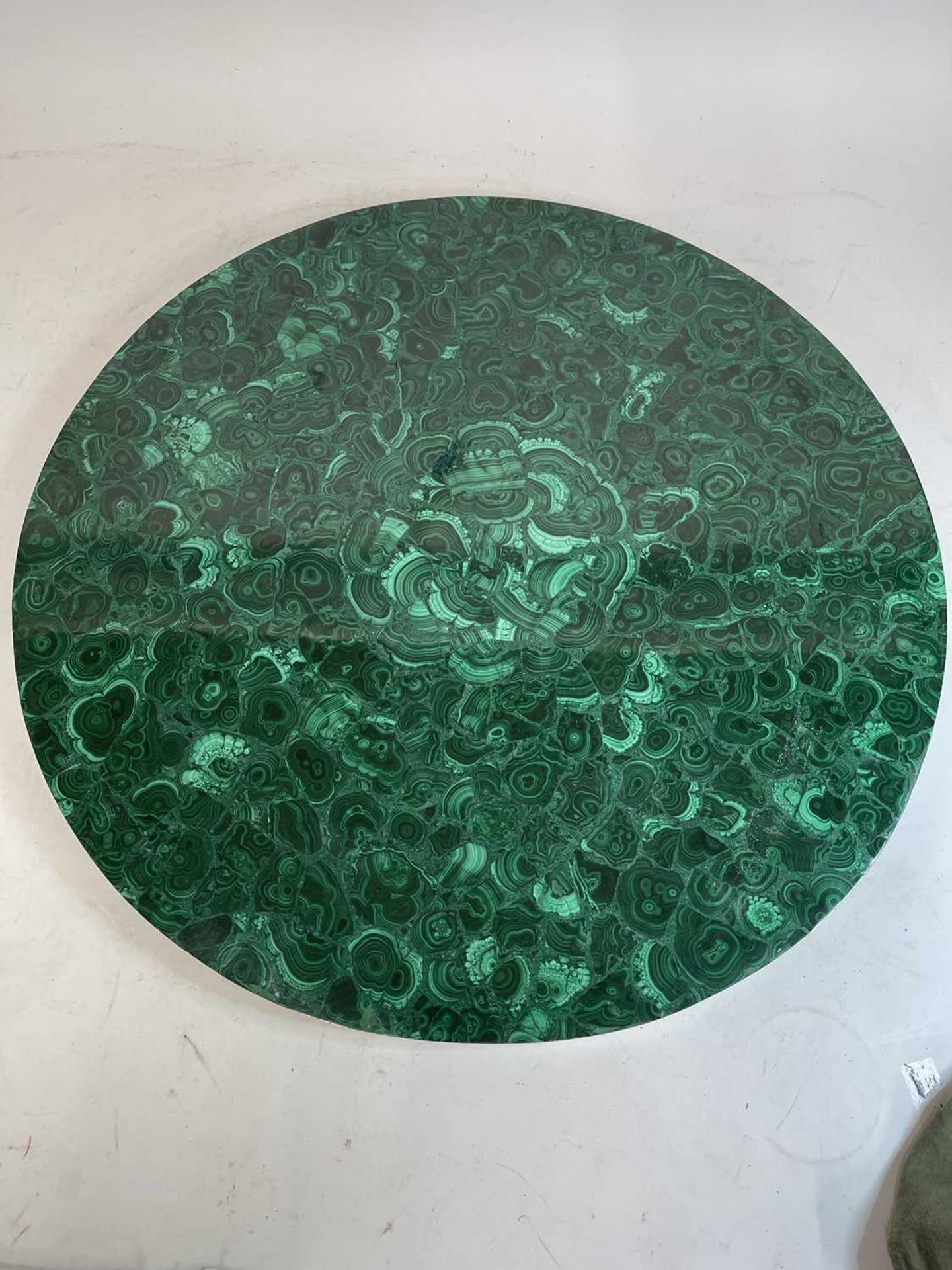A near pair of malachite tabletops, - Image 21 of 55