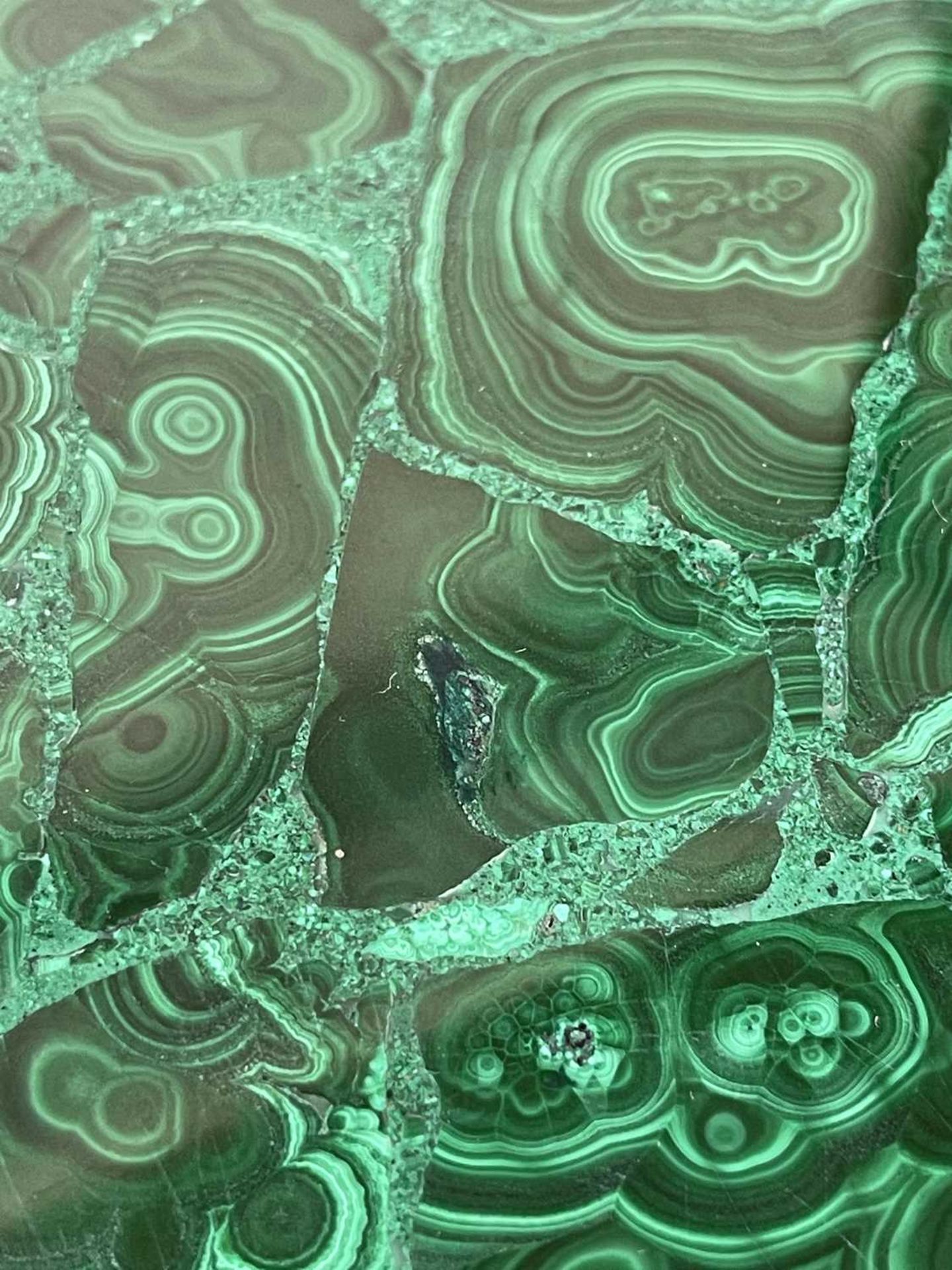 A near pair of malachite tabletops, - Image 18 of 55