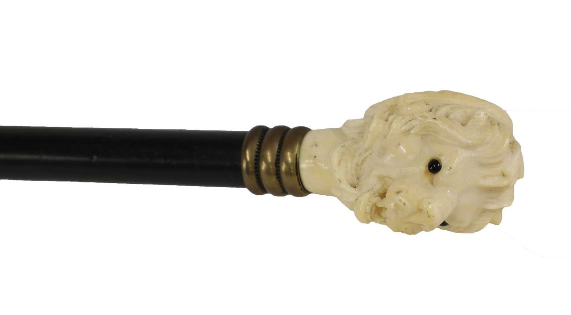 A carved ivory and ebonised walking stick, - Bild 4 aus 4