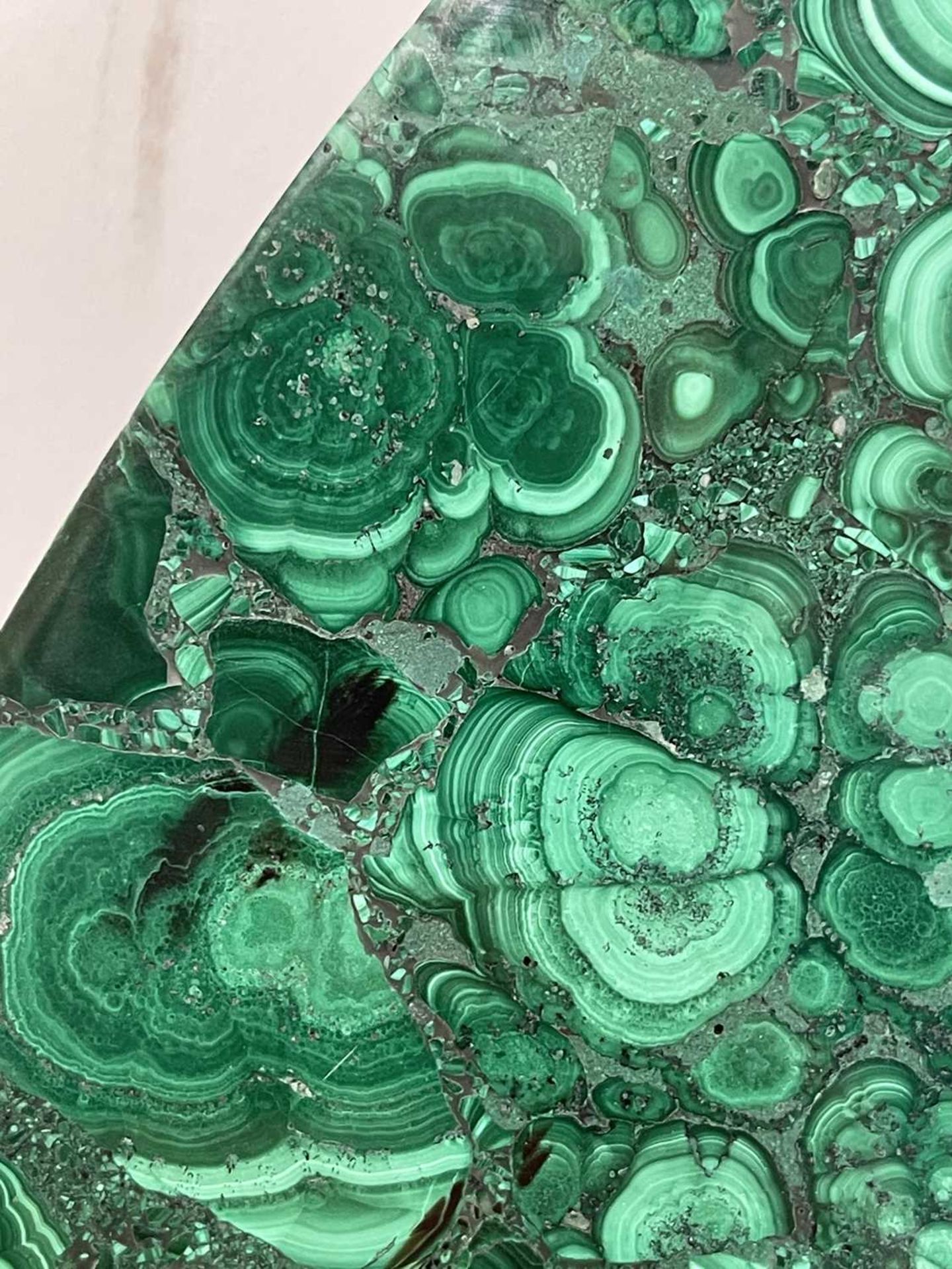 A near pair of malachite tabletops, - Image 40 of 55