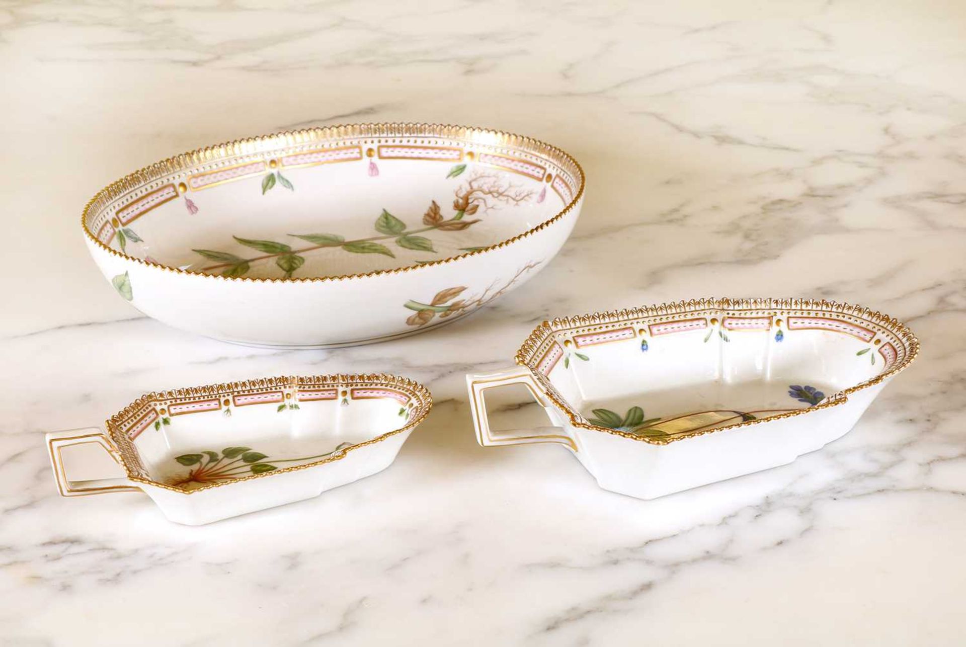 An extensive Royal Copenhagen 'Flora Danica' porcelain dinner service, - Image 50 of 139
