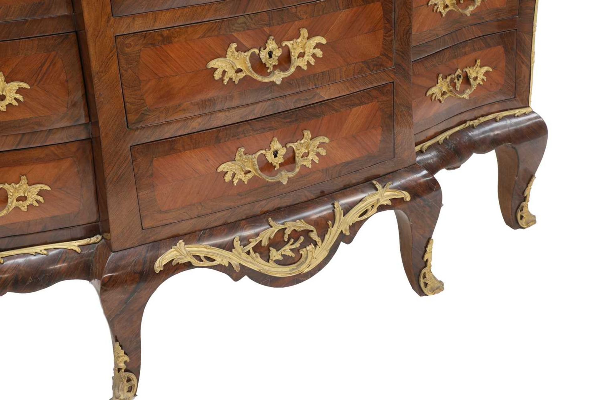 An extraordinary and fine Louis XV-style rosewood and kingwood secretaire en chiffonier, - Image 5 of 6