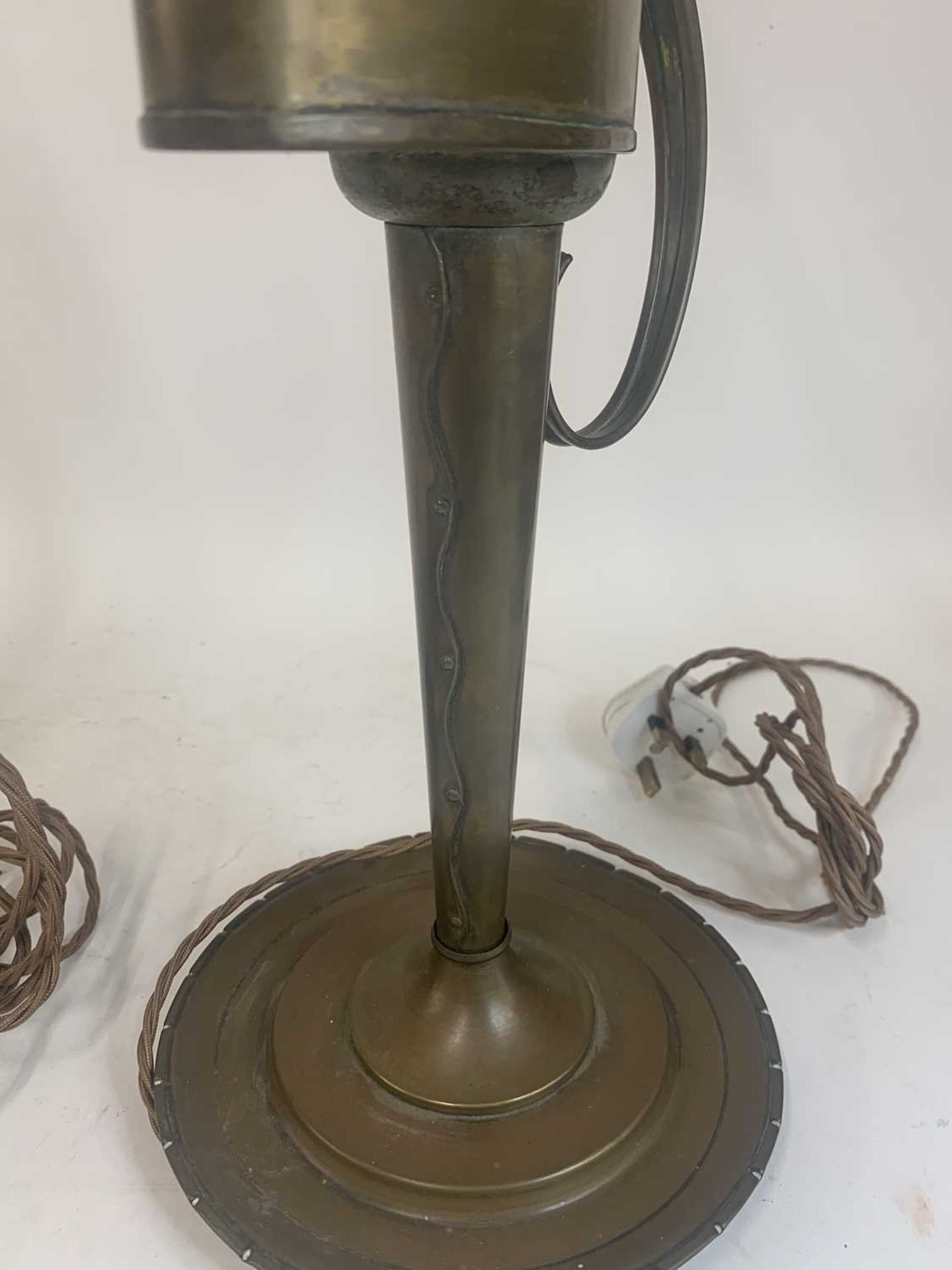 A pair of Victorian brassed metal lacemaker's lamps, - Bild 18 aus 22