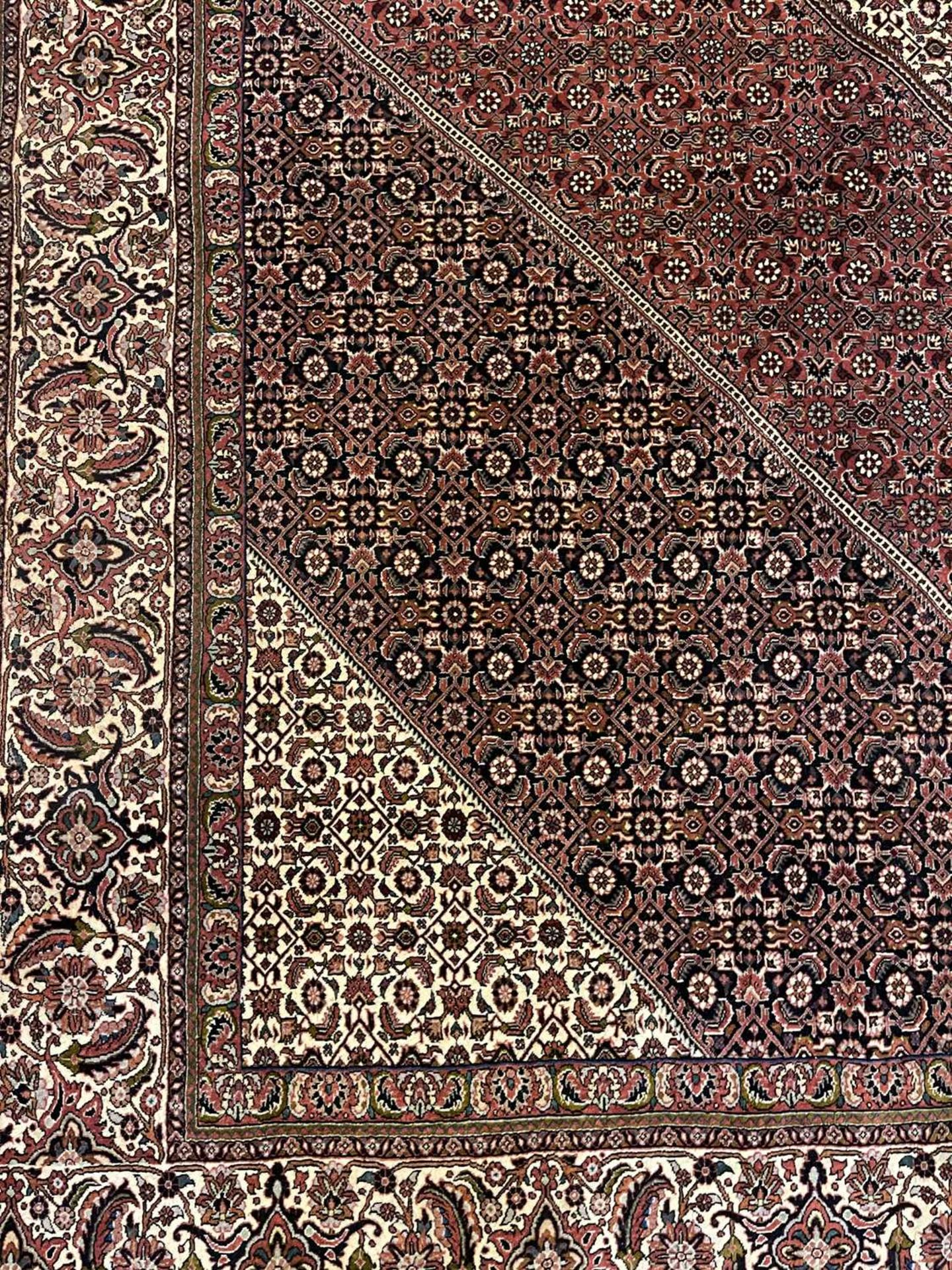 A Persian Hamadan carpet, - Image 4 of 15