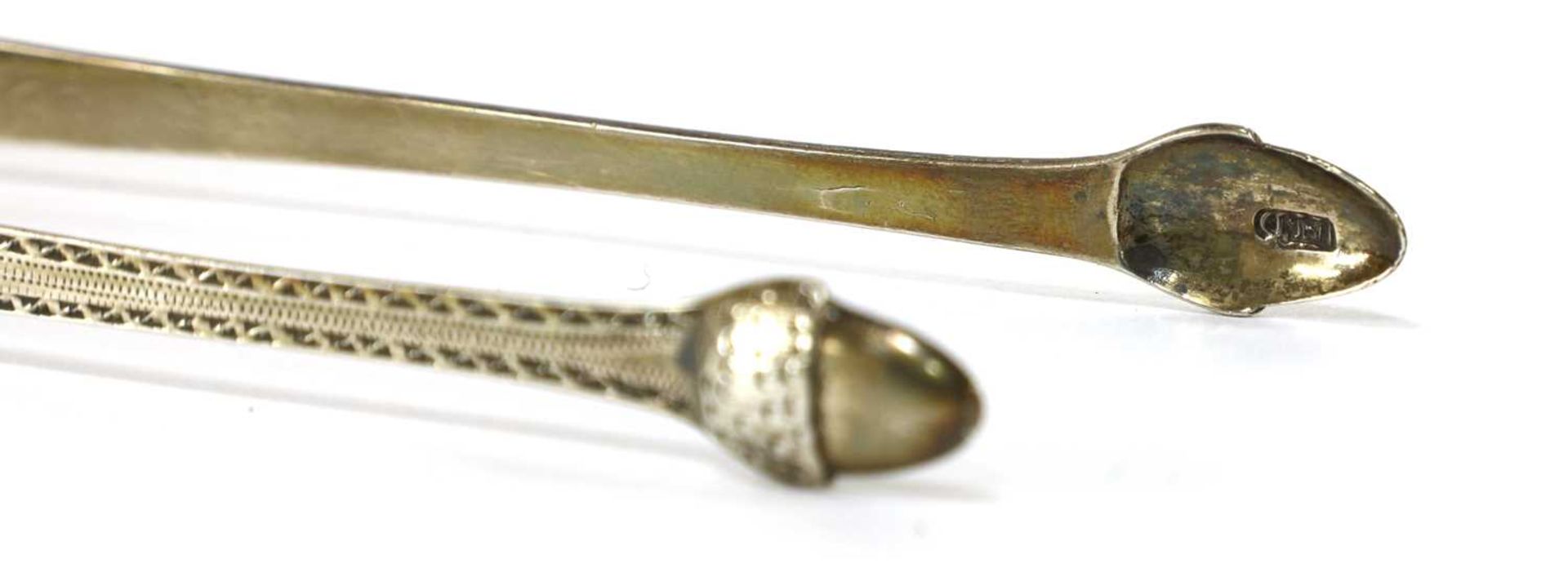 A pair of George III silver sugar tongs, - Image 20 of 33