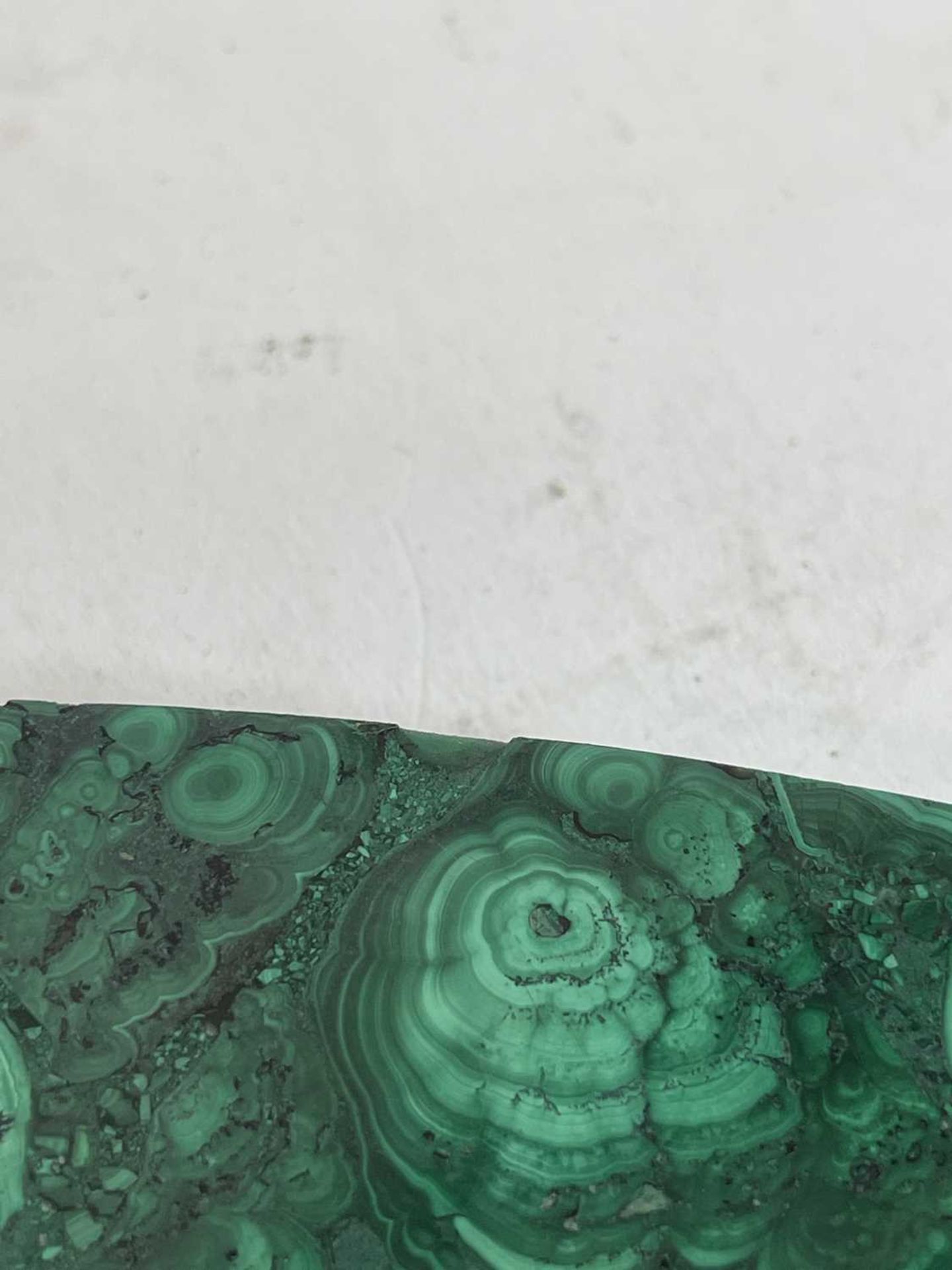 A near pair of malachite tabletops, - Image 33 of 55