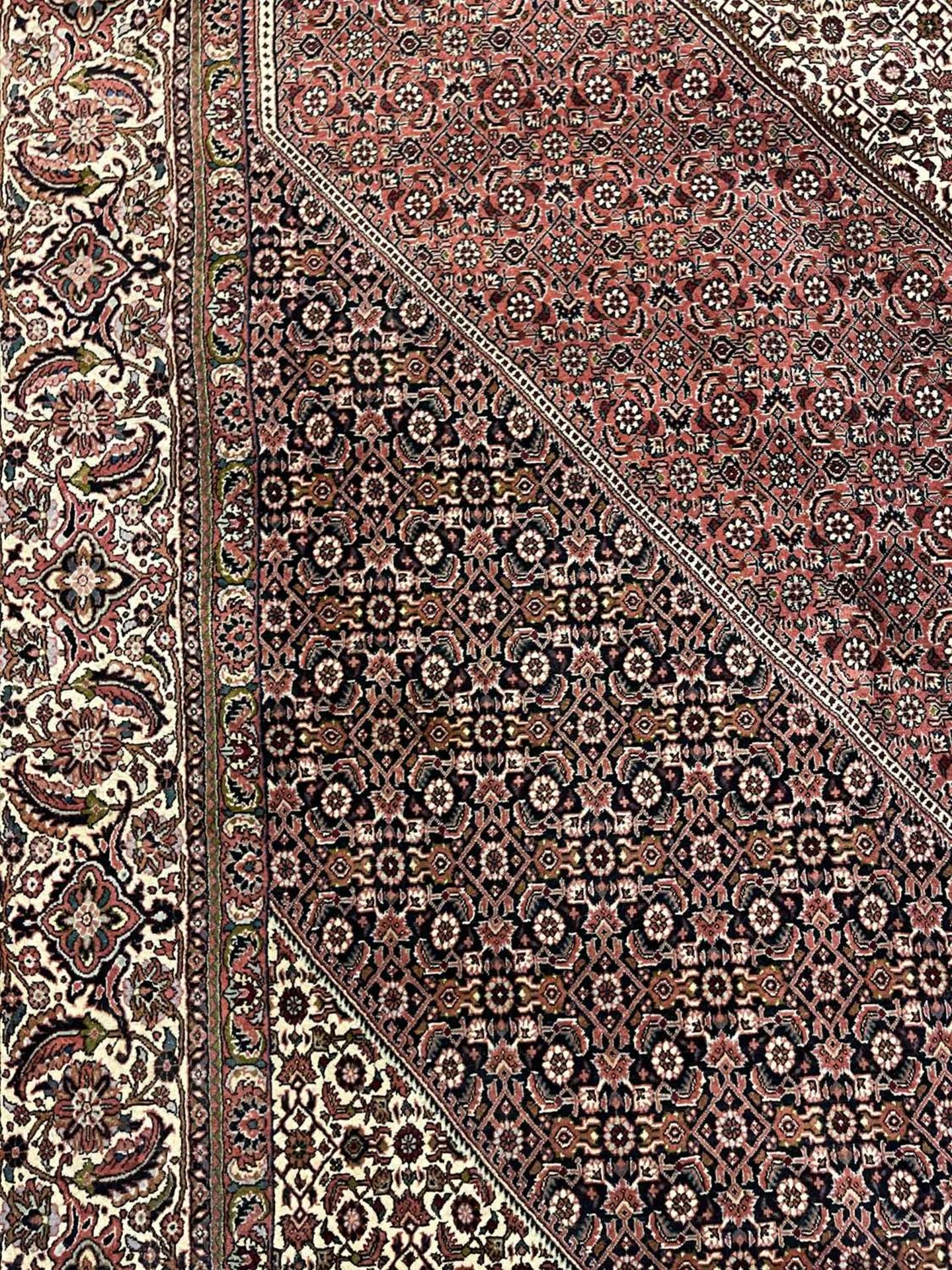 A Persian Hamadan carpet, - Image 8 of 15