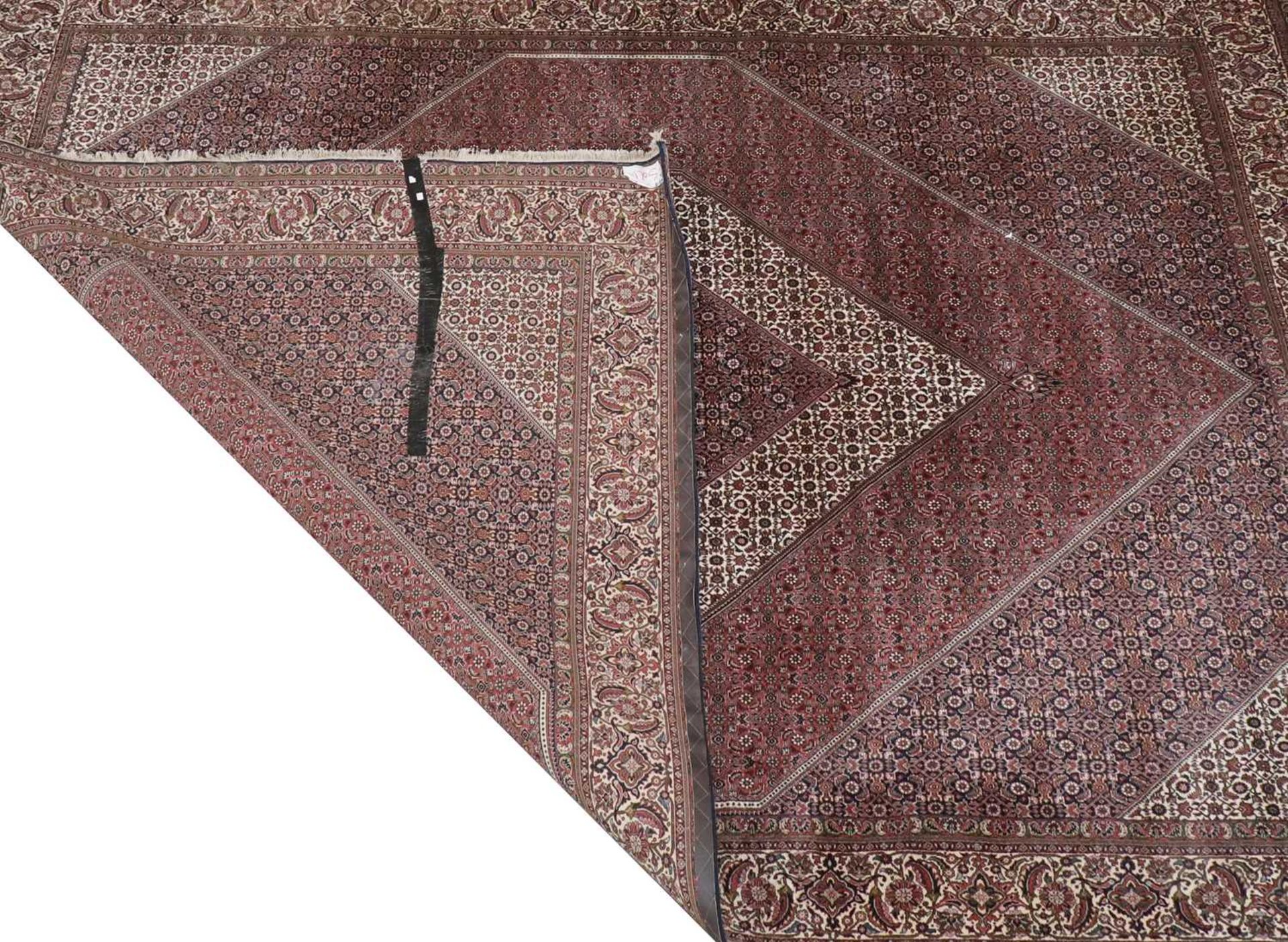 A Persian Hamadan carpet, - Image 2 of 15