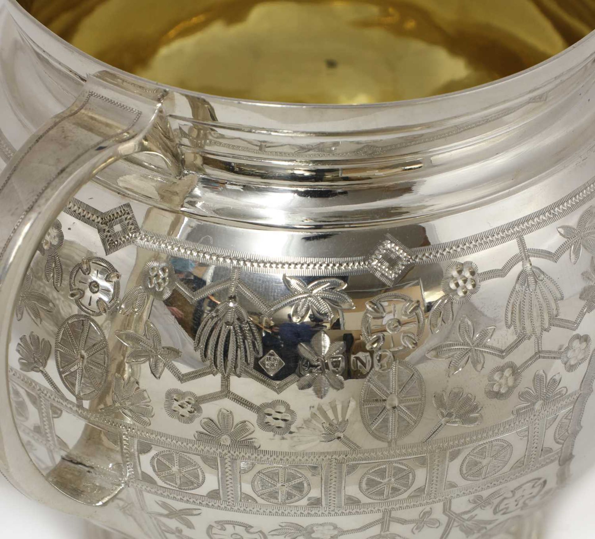 A victorian silver three-piece tea set - Image 4 of 5