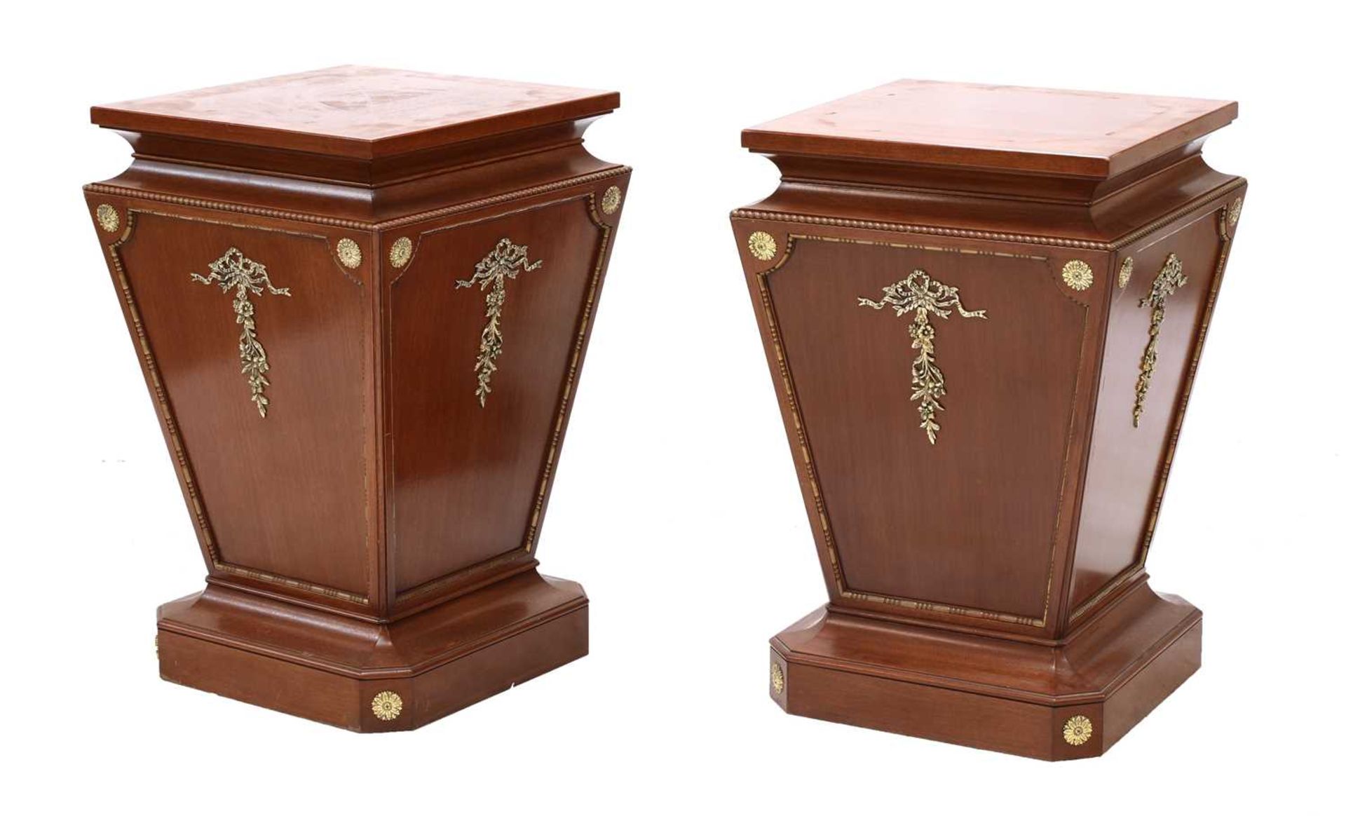 A pair of mahogany pedestals, - Image 2 of 2