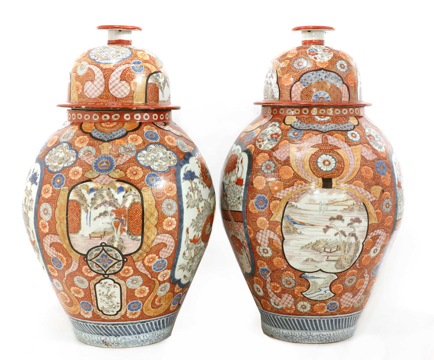 A large pair of Imari vases and covers, - Bild 4 aus 31