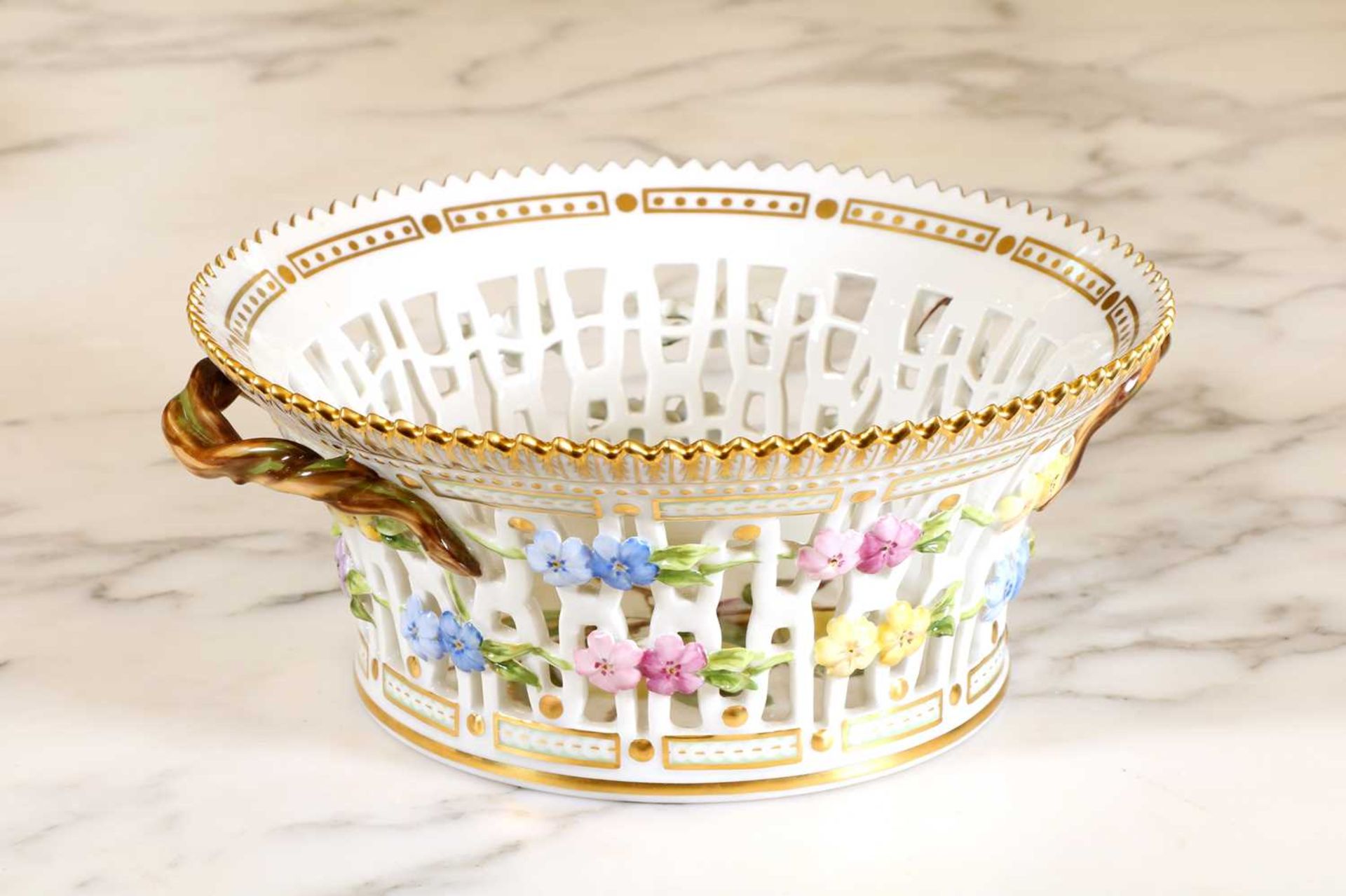 An extensive Royal Copenhagen 'Flora Danica' porcelain dinner service, - Image 38 of 139