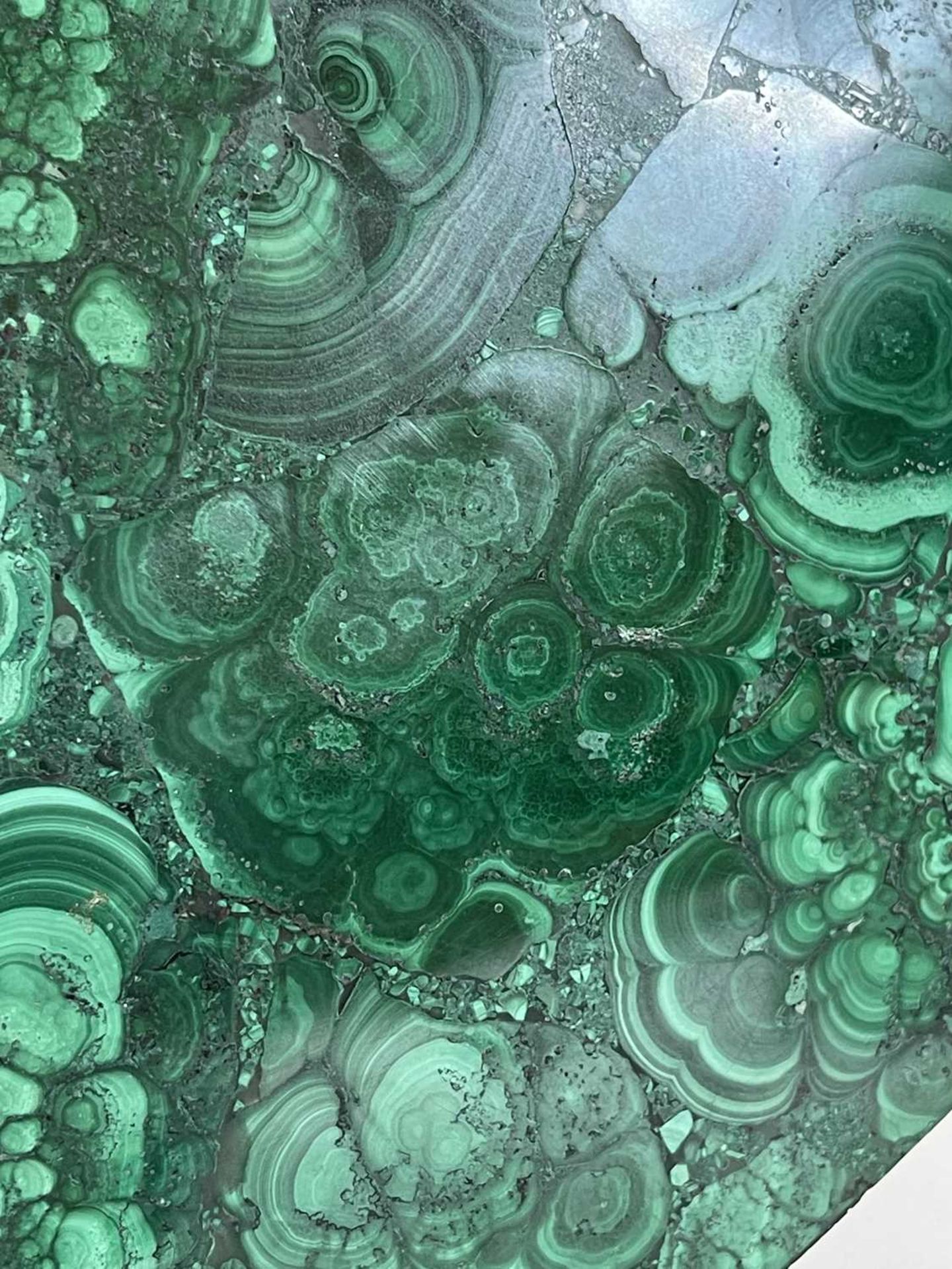 A near pair of malachite tabletops, - Image 29 of 55