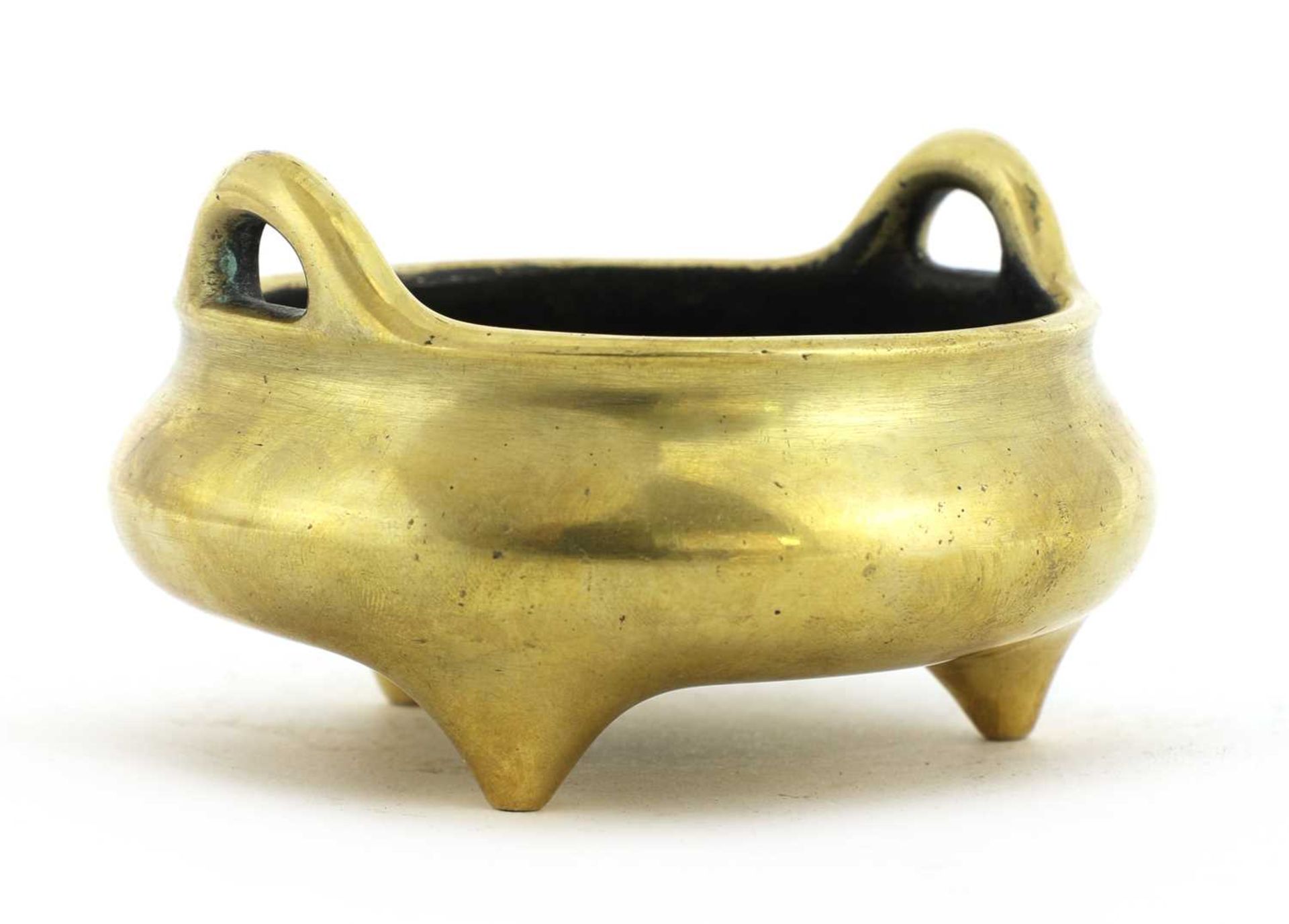 A Chinese bronze incense burner, - Image 2 of 27