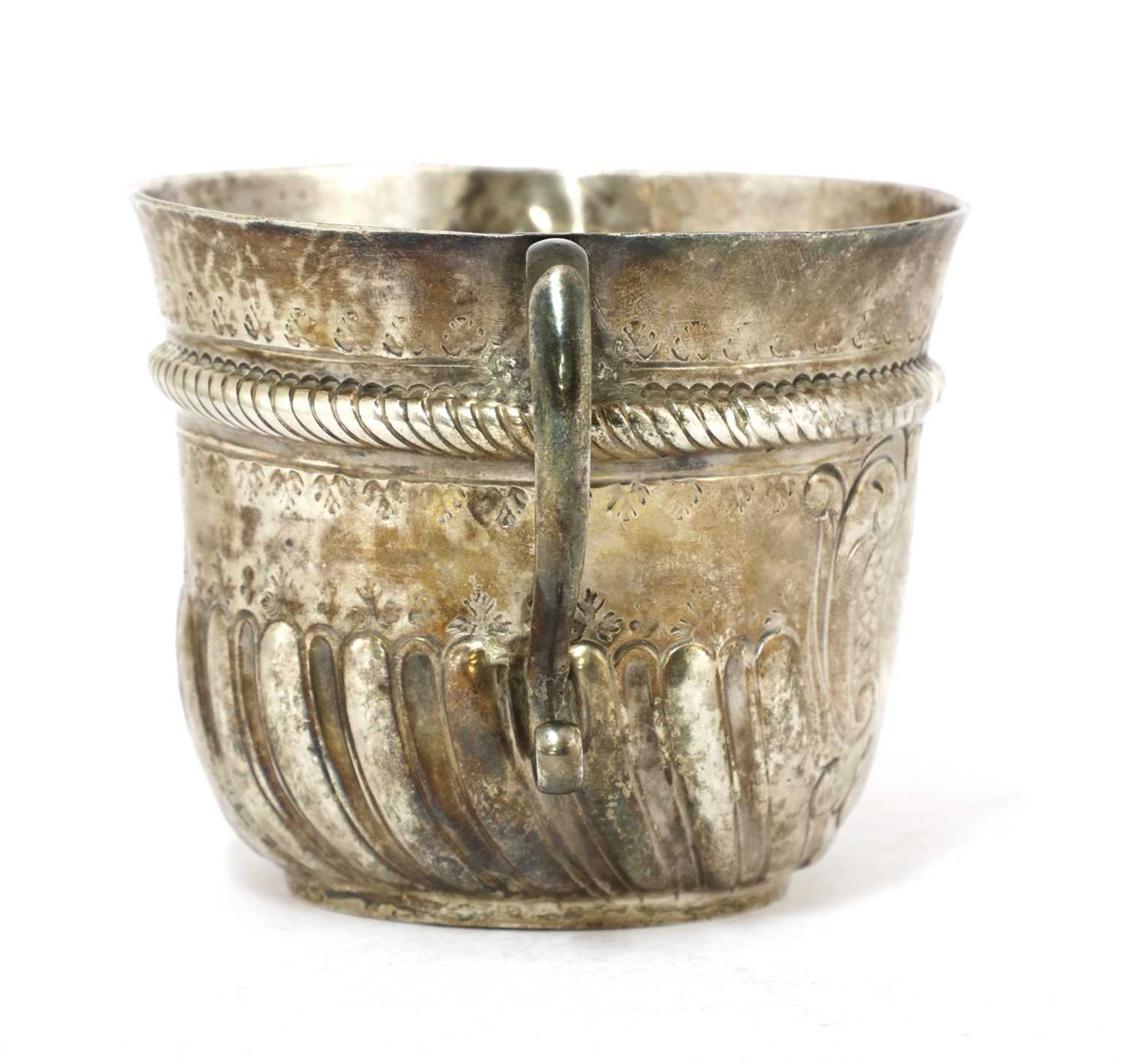 A George I Britannia silver porringer, - Image 4 of 6