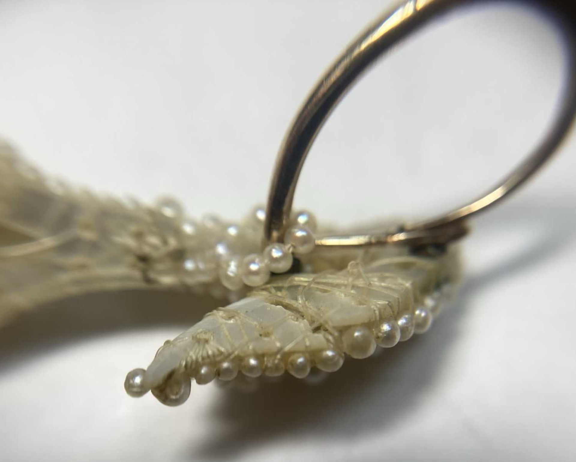 A pair of early 19th century seed pearl drop earrings, - Bild 4 aus 6