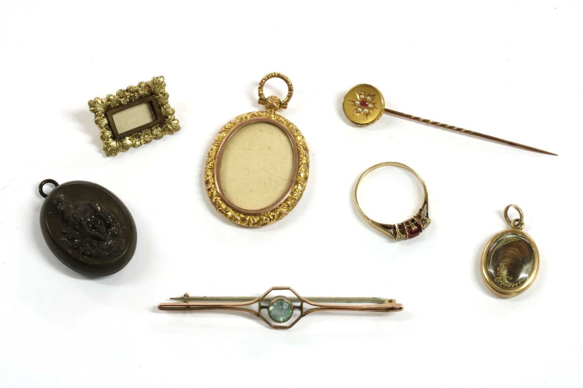 A quantity of Victorian and later jewellery,