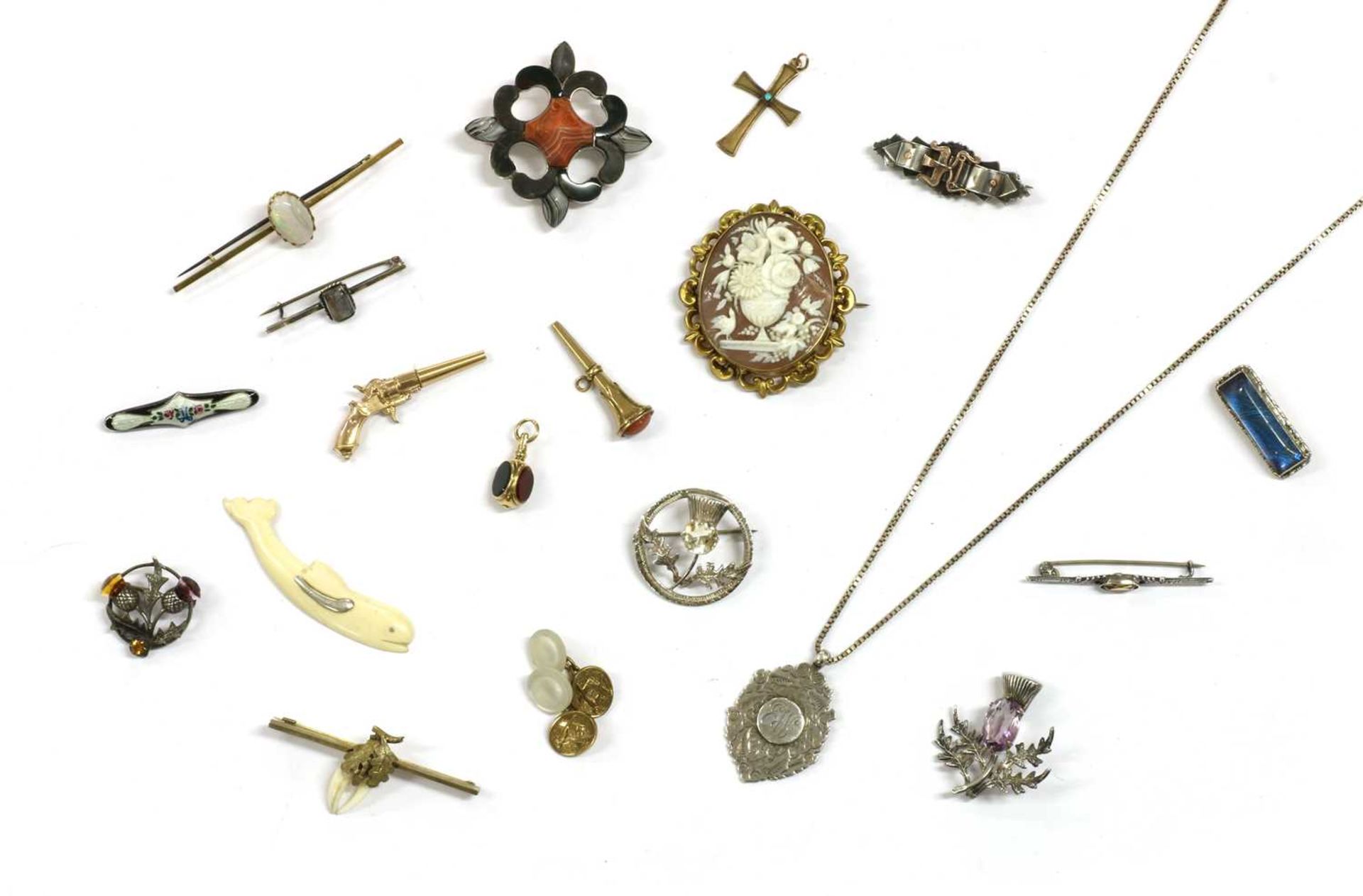 A quantity of Victorian and later jewellery,